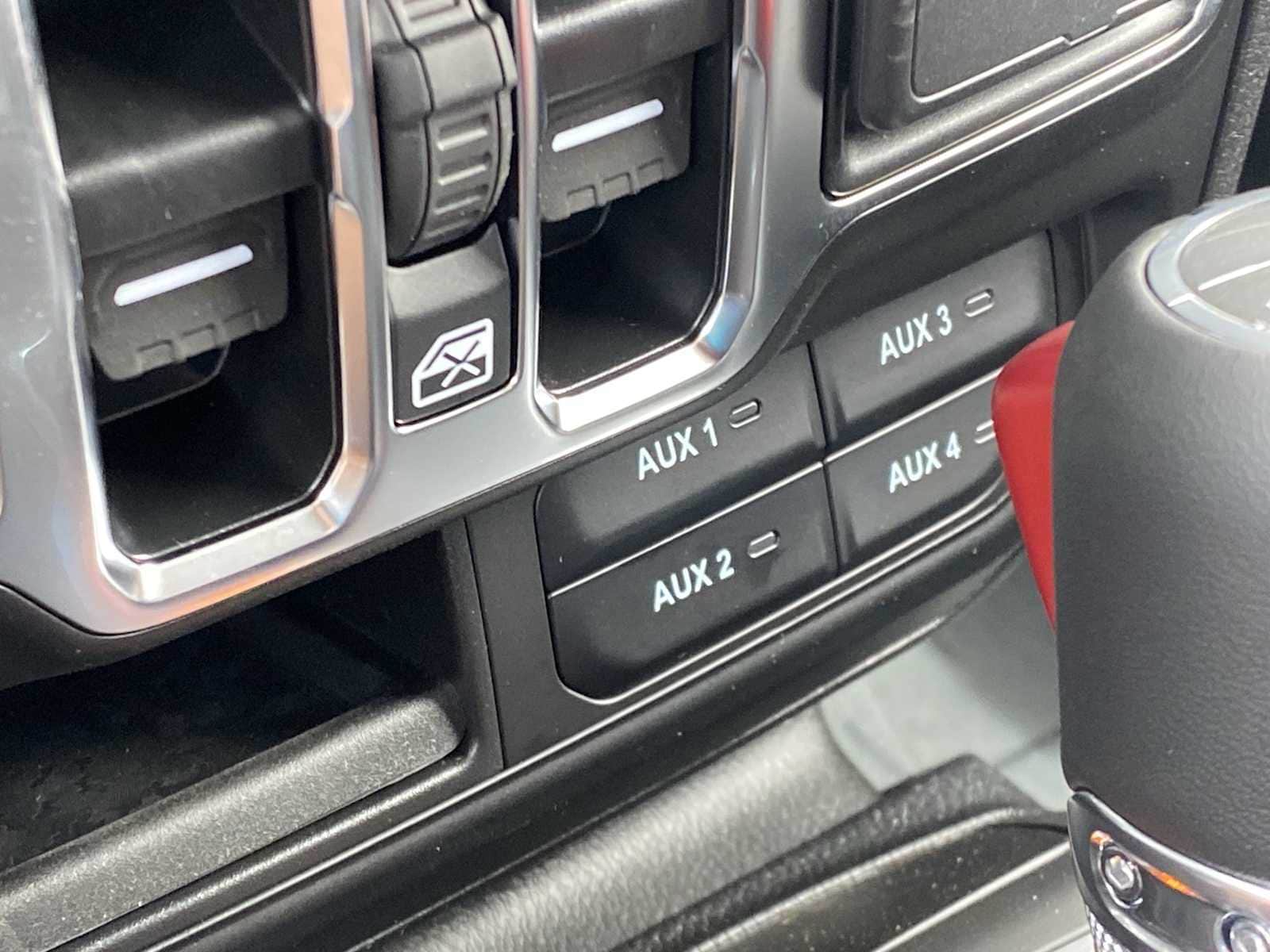 Thumbnail: 2025 Jeep Gladiator - 27