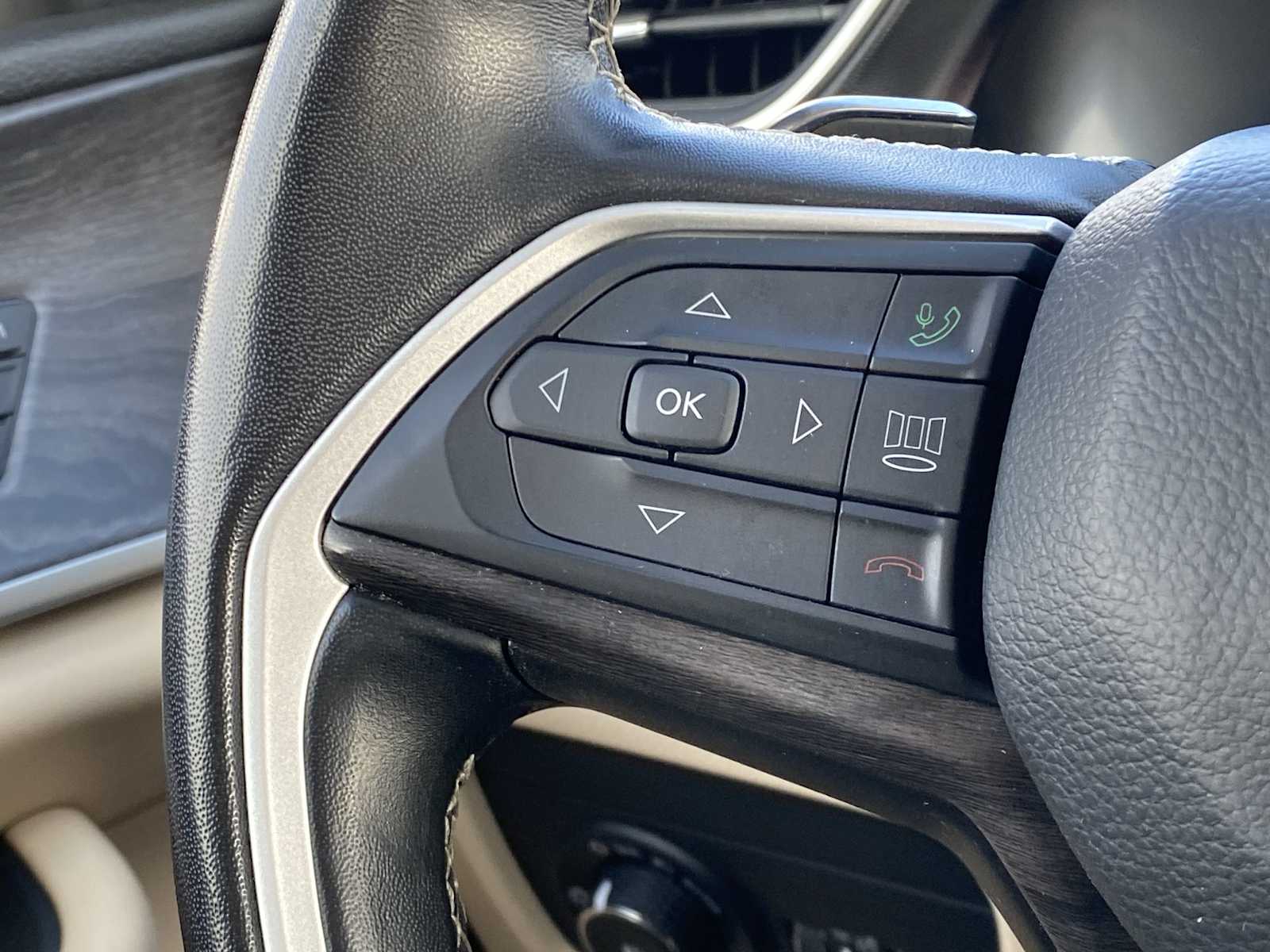 Thumbnail: 2022 Jeep Grand Cherokee - 32