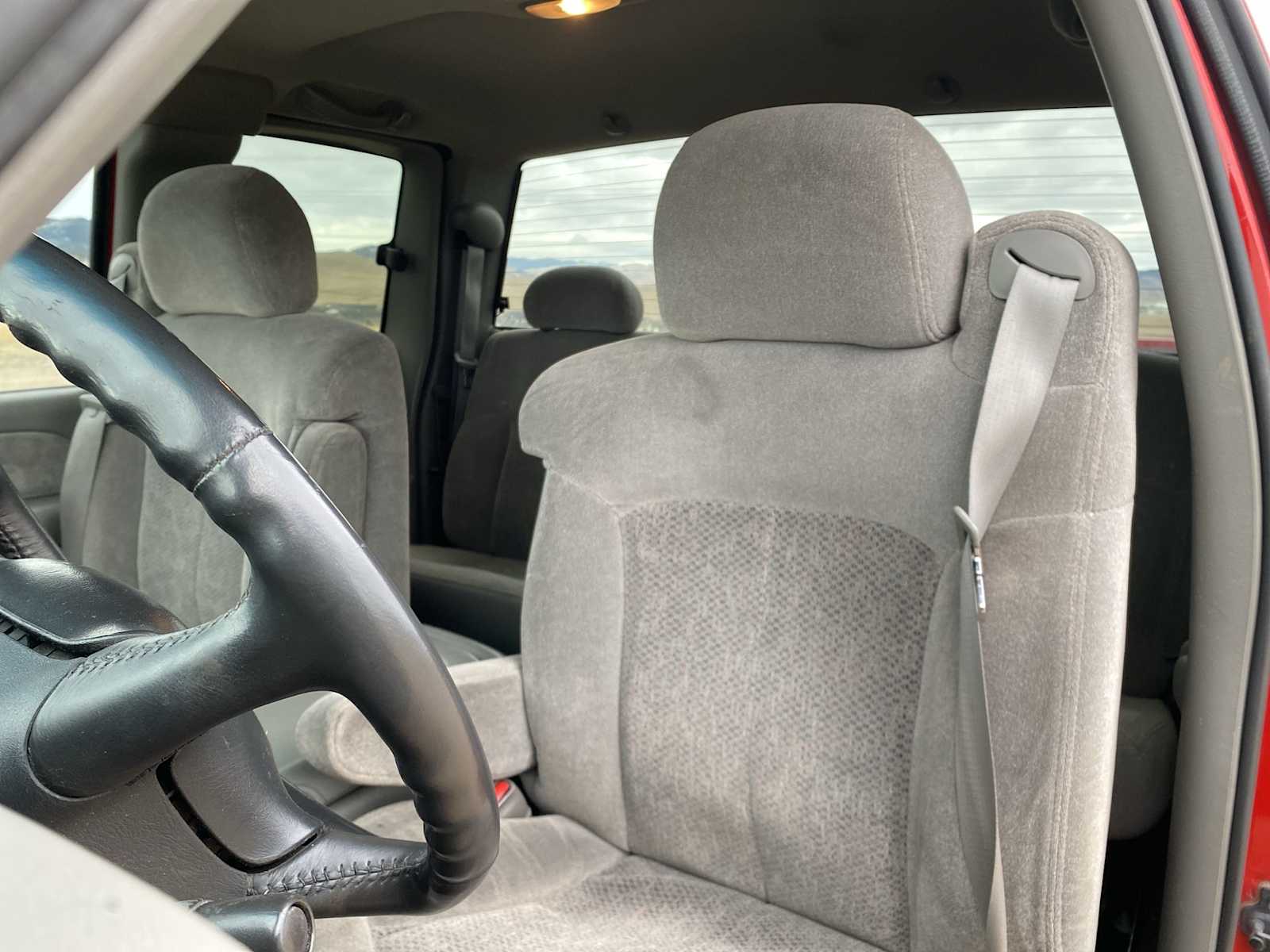 Thumbnail: 2000 Chevrolet Silverado 1500 - 15