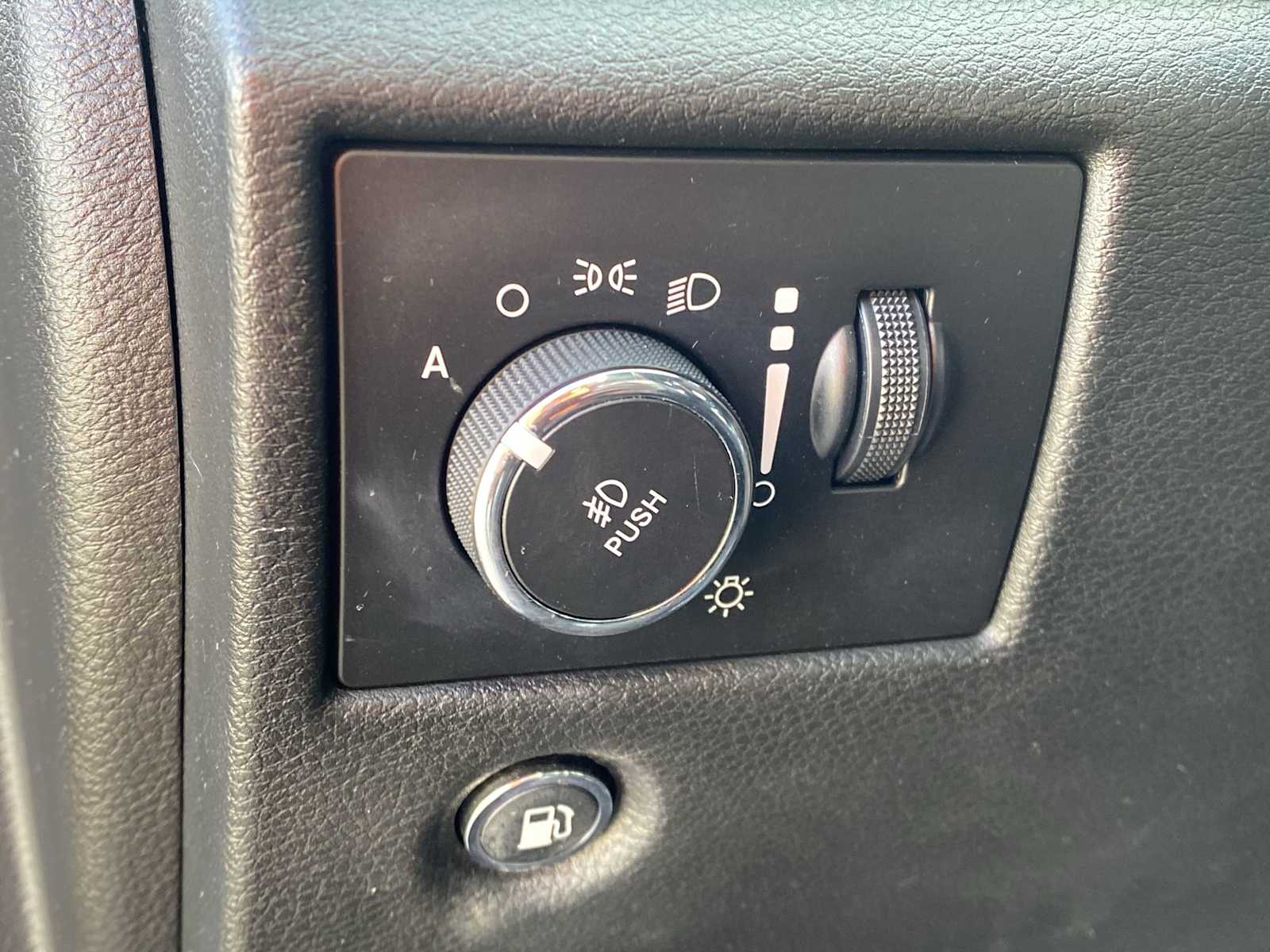 Thumbnail: 2018 Jeep Grand Cherokee - 22