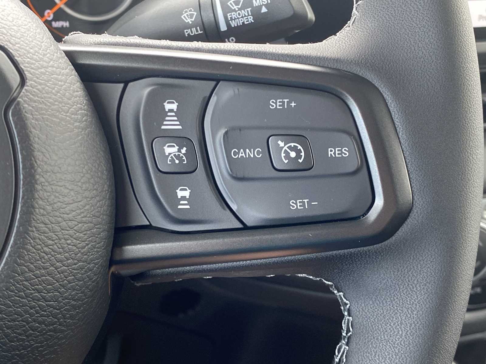 Thumbnail: 2025 Jeep Gladiator - 24