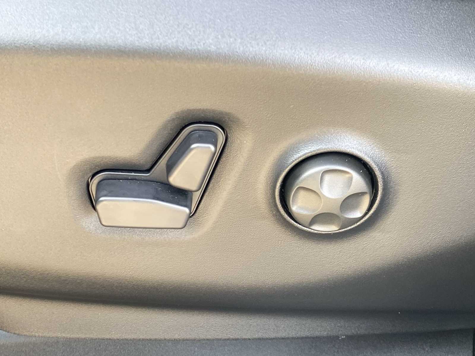 Thumbnail: 2026 Chrysler Pacifica - 21