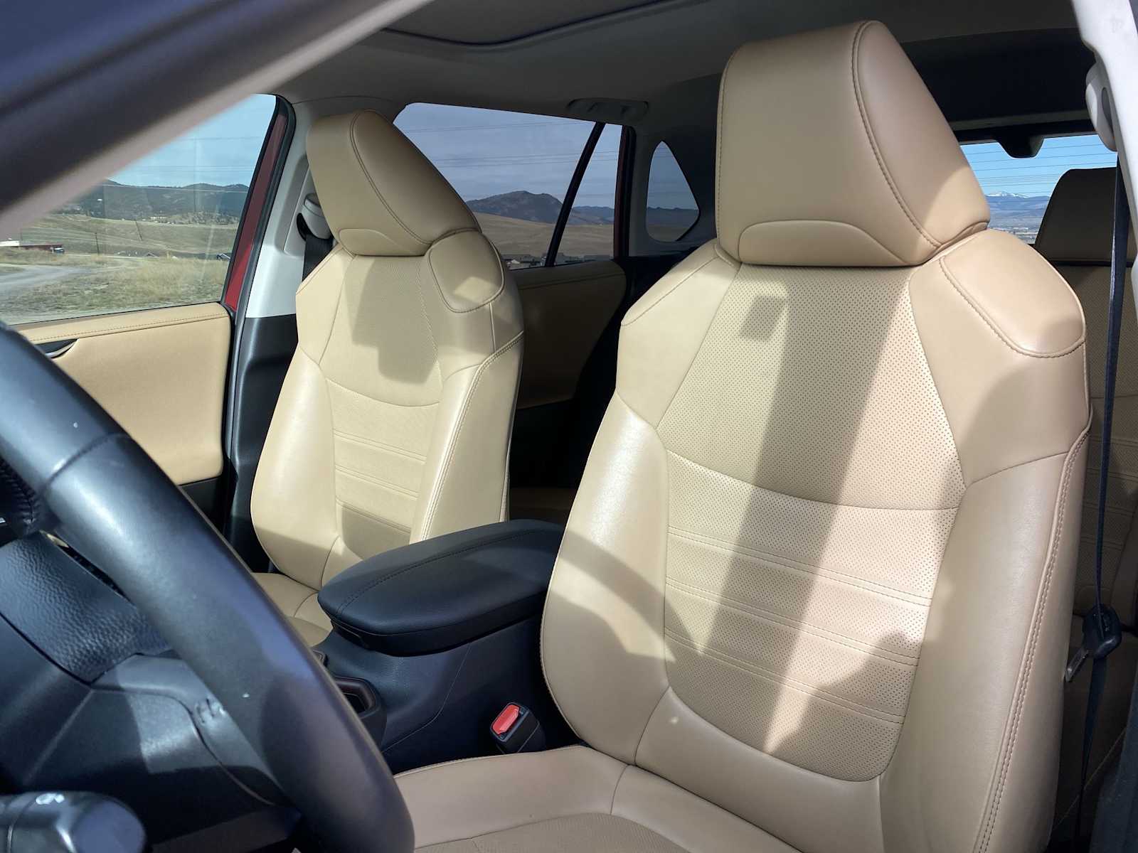 Thumbnail: 2021 Toyota RAV4 - 19
