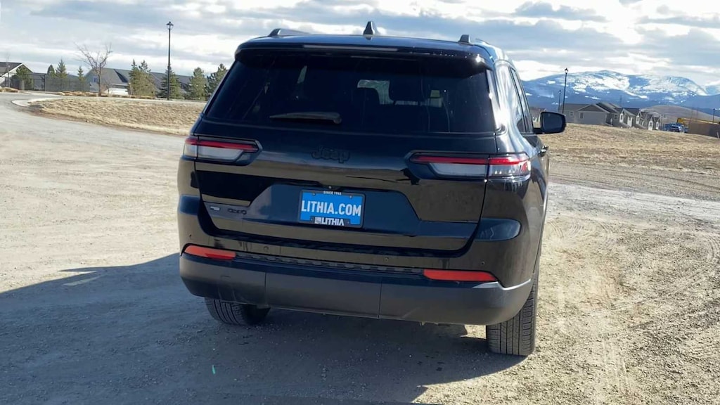 Used 2021 Jeep Grand Cherokee L Laredo SUV