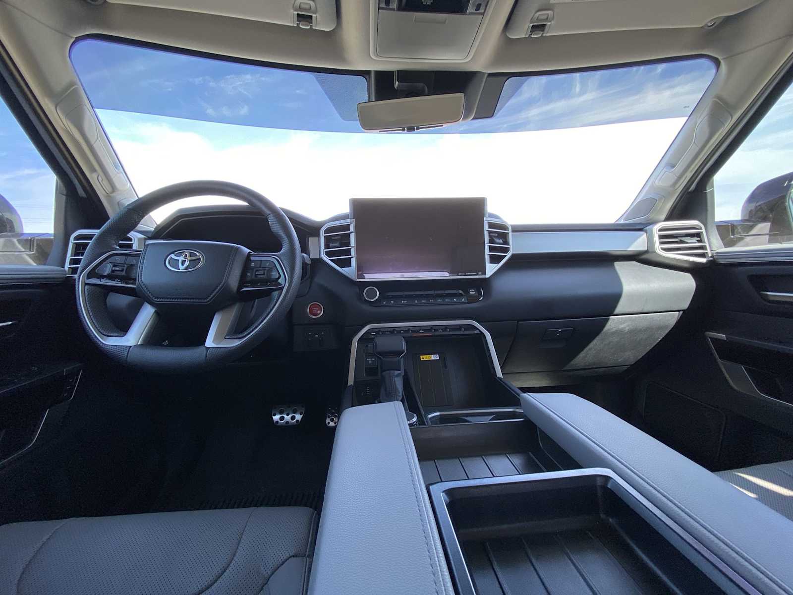 Thumbnail: 2024 Toyota Tundra - 16