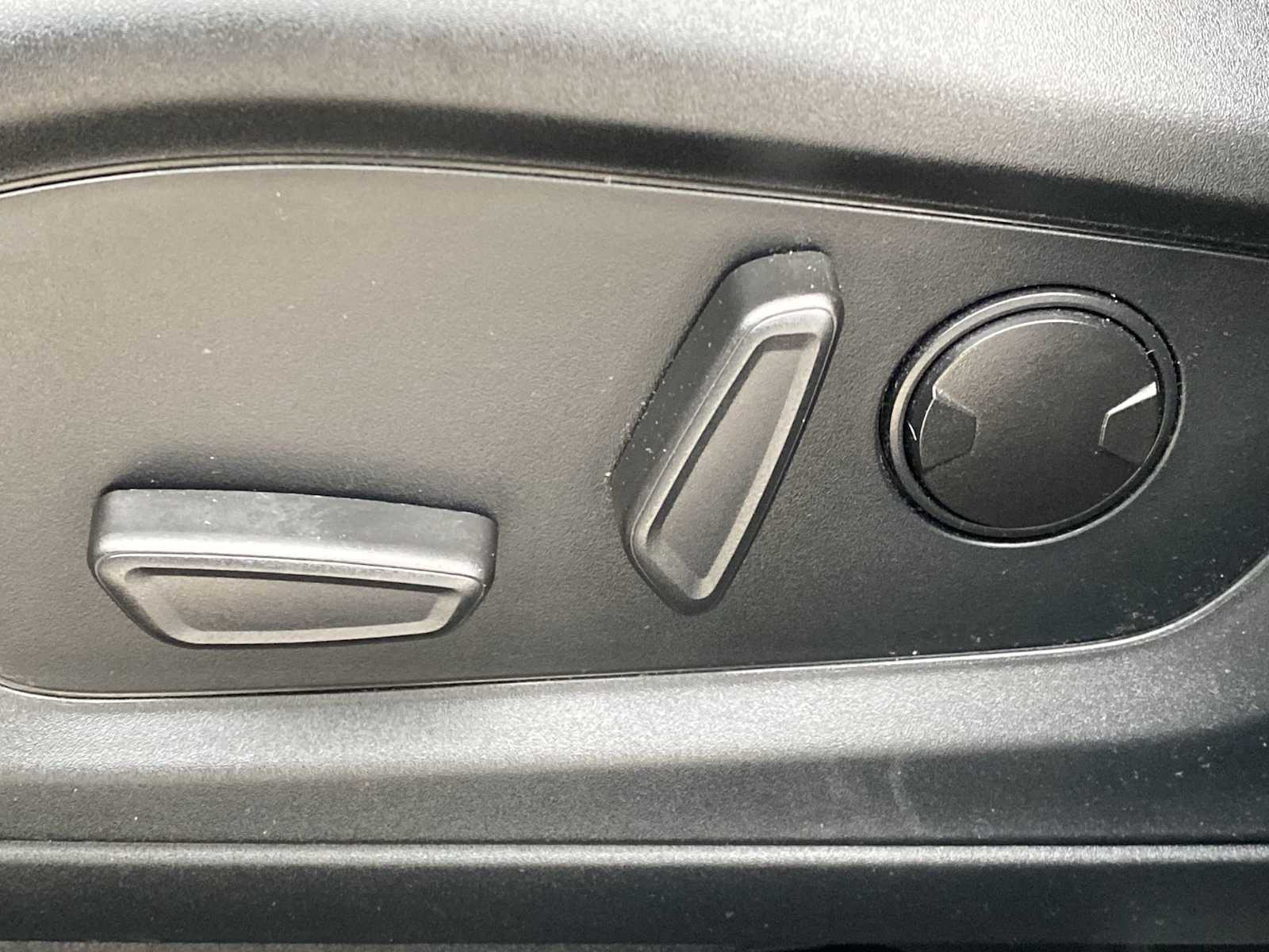 Thumbnail: 2022 Ford Explorer - 19