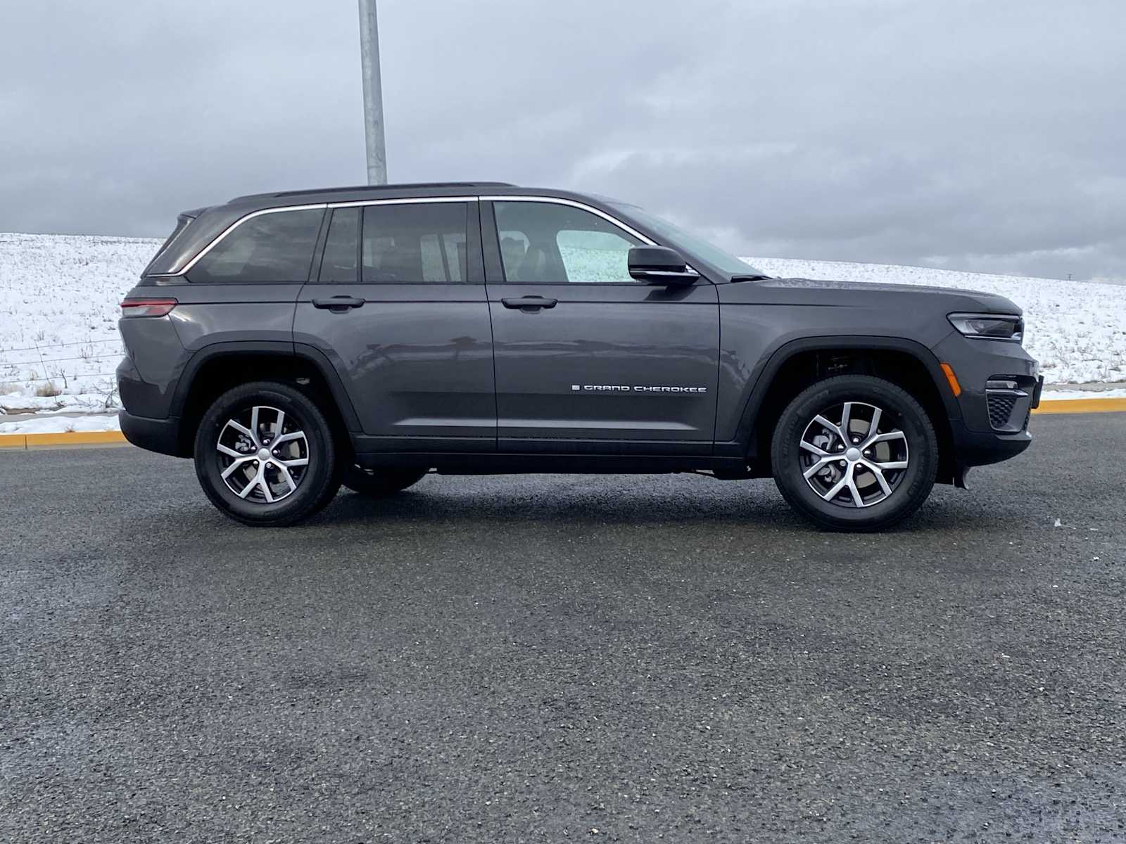 Thumbnail: 2025 Jeep Grand Cherokee - 22