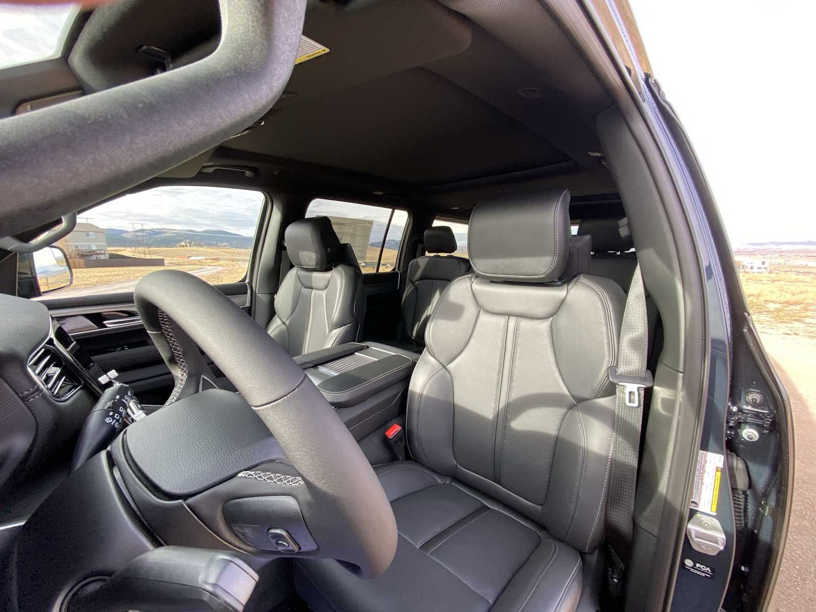 Thumbnail: 2025 Jeep Wagoneer - 15