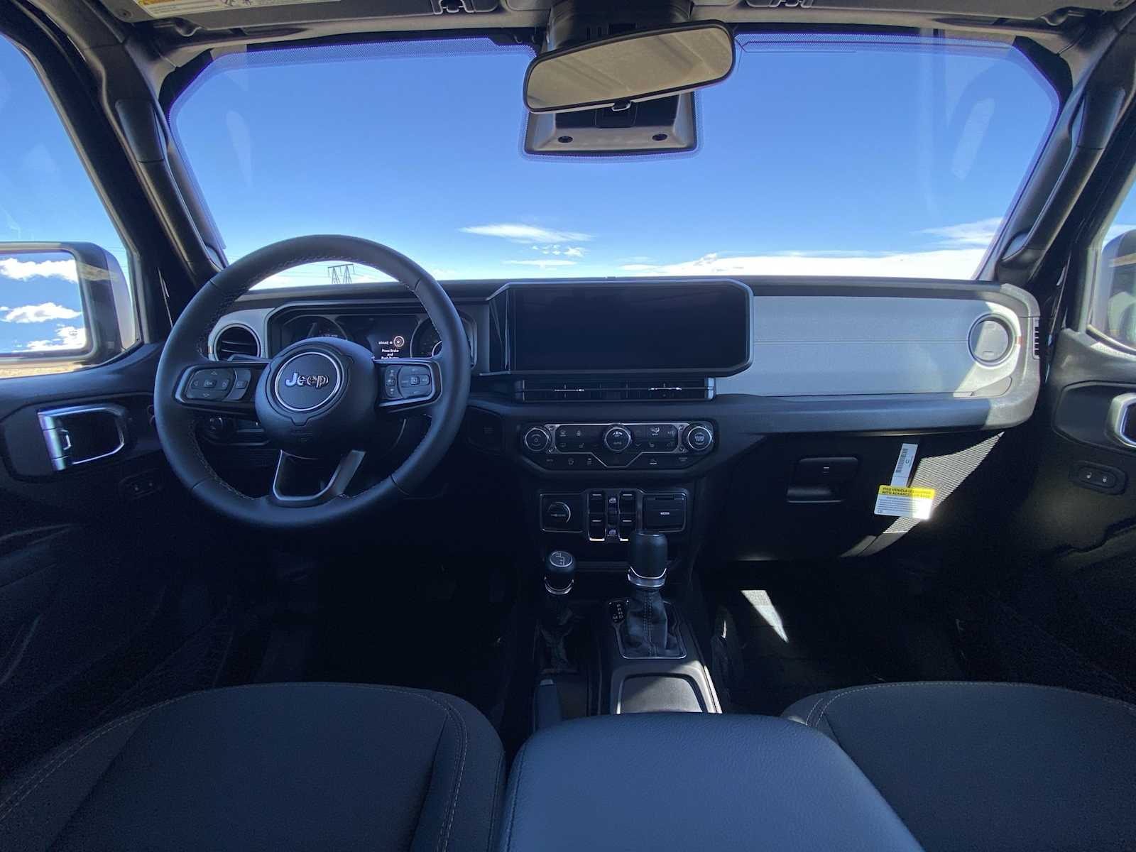 Thumbnail: 2026 Jeep Gladiator - 16