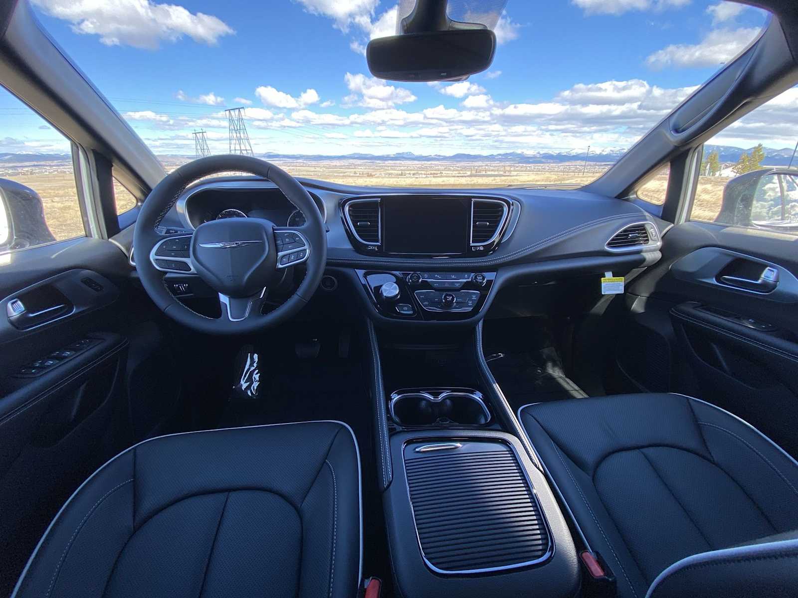 Thumbnail: 2026 Chrysler Pacifica - 16