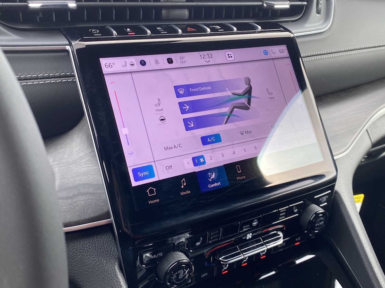 Thumbnail: 2025 Jeep Grand Cherokee - 24