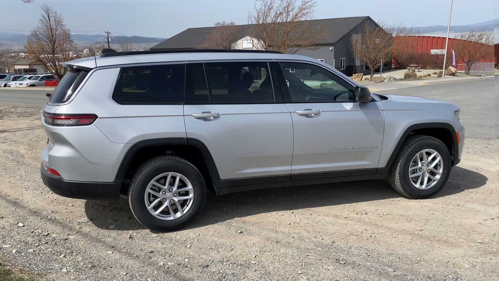 Thumbnail: 2025 Jeep Grand Cherokee - 9