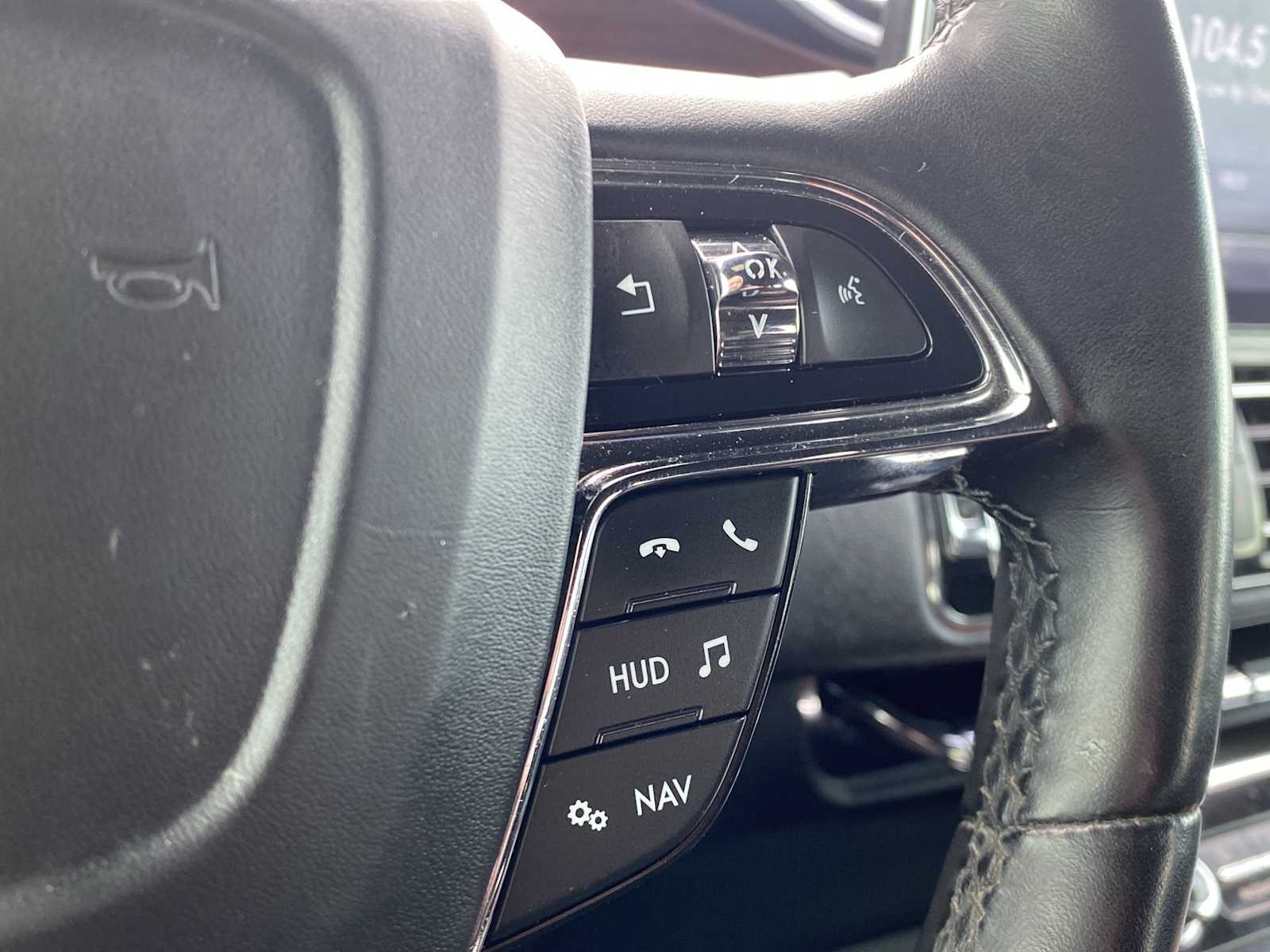 Thumbnail: 2020 Lincoln Navigator - 22