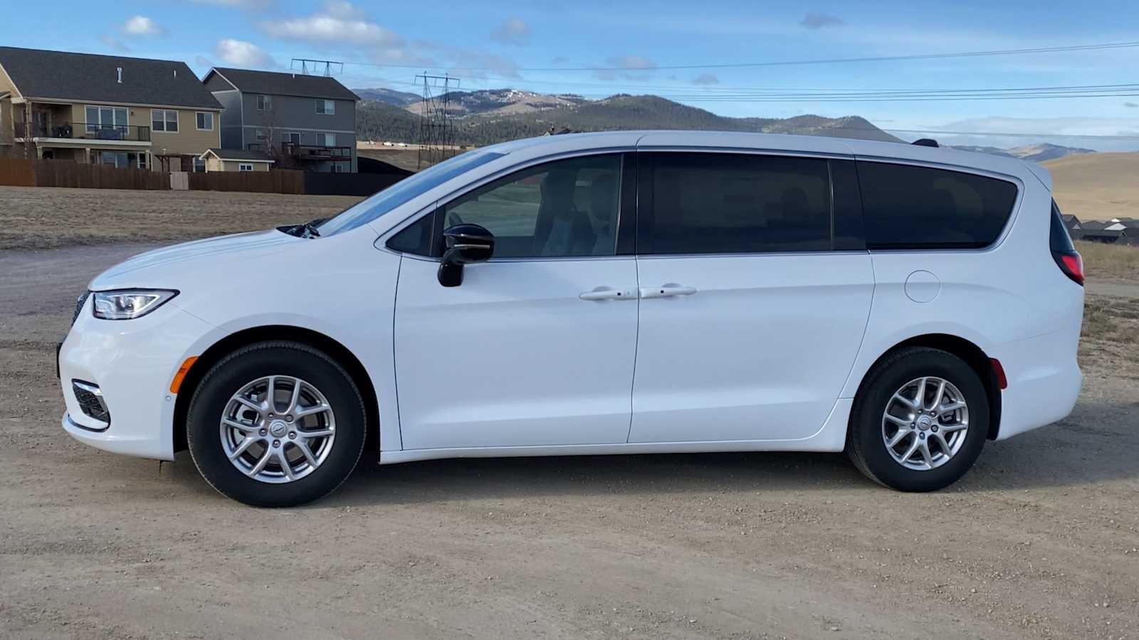 Thumbnail: 2026 Chrysler Pacifica - 5