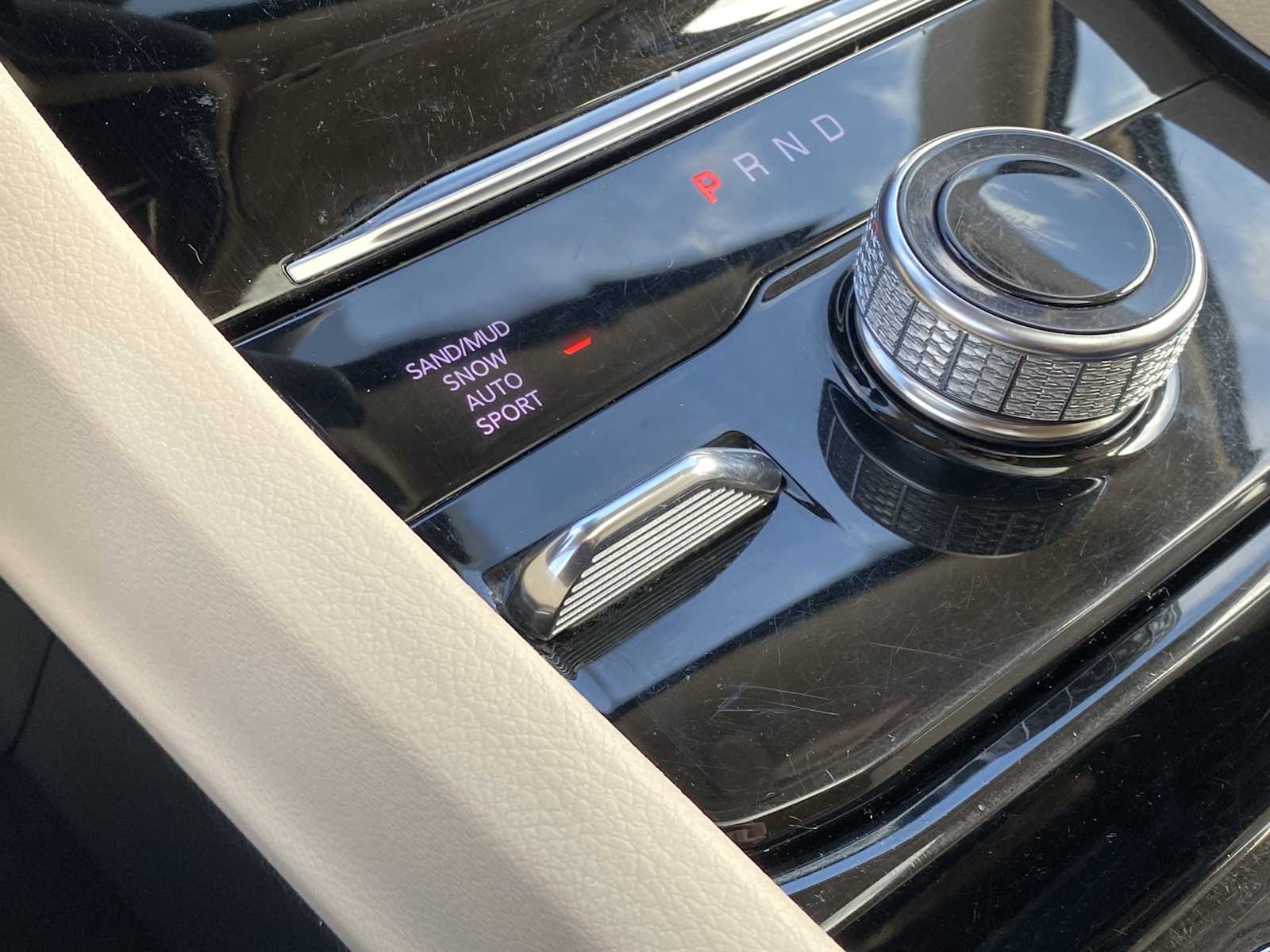 Thumbnail: 2022 Jeep Grand Cherokee - 25