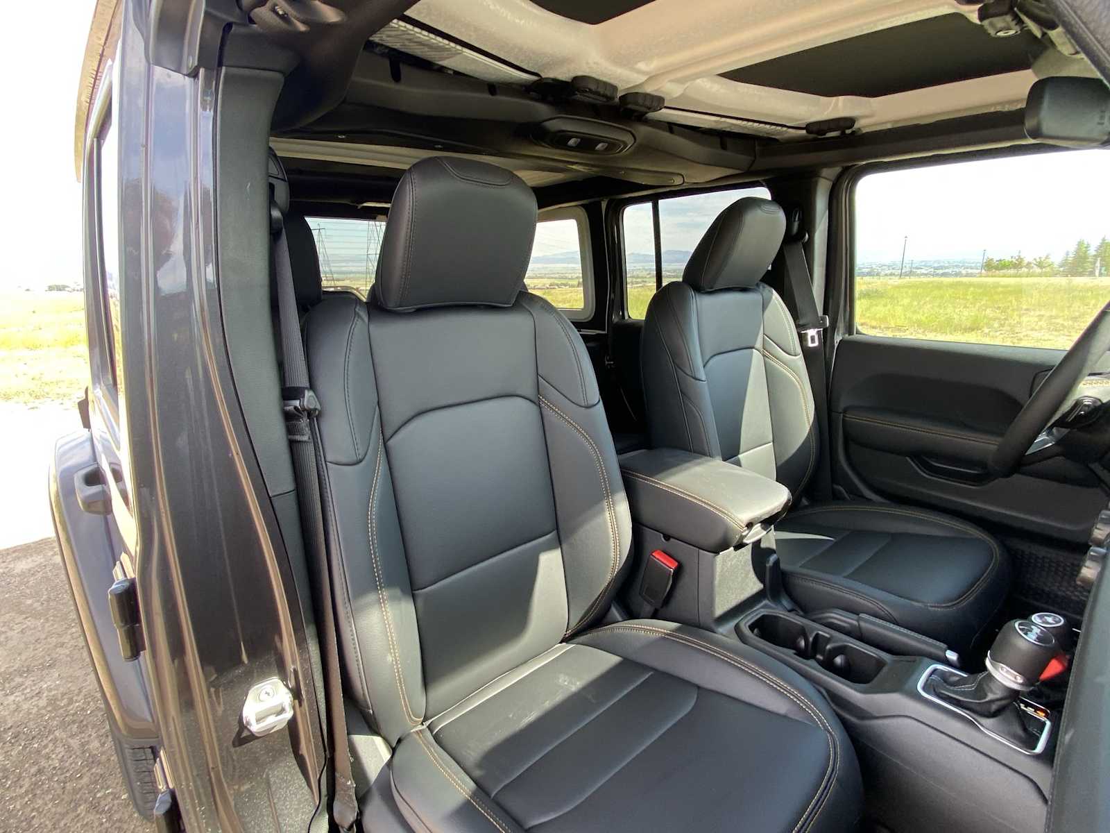 Thumbnail: 2025 Jeep Wrangler - 17