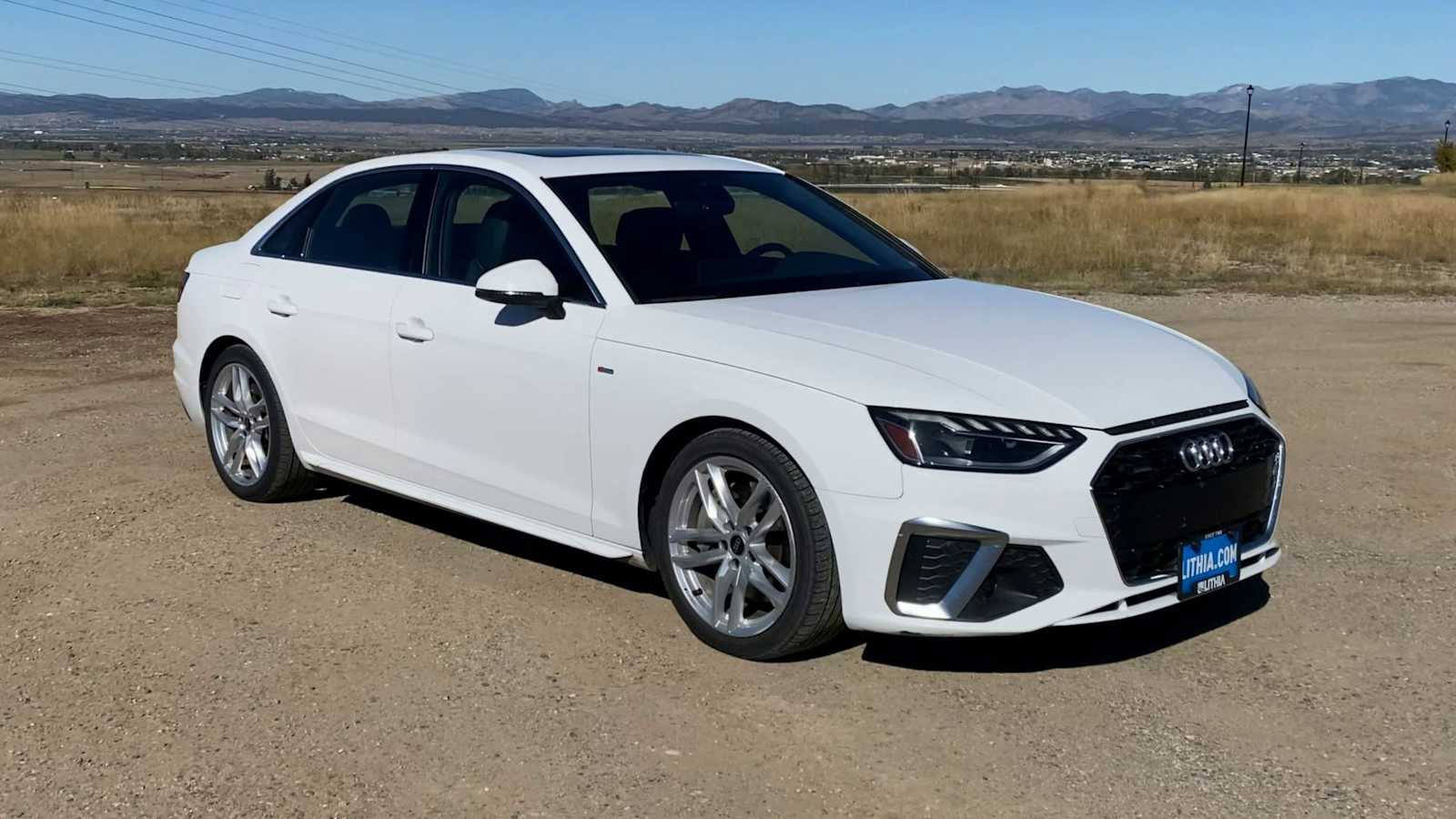 2023 Audi A4 S line Quattro Premium Plus photo 2