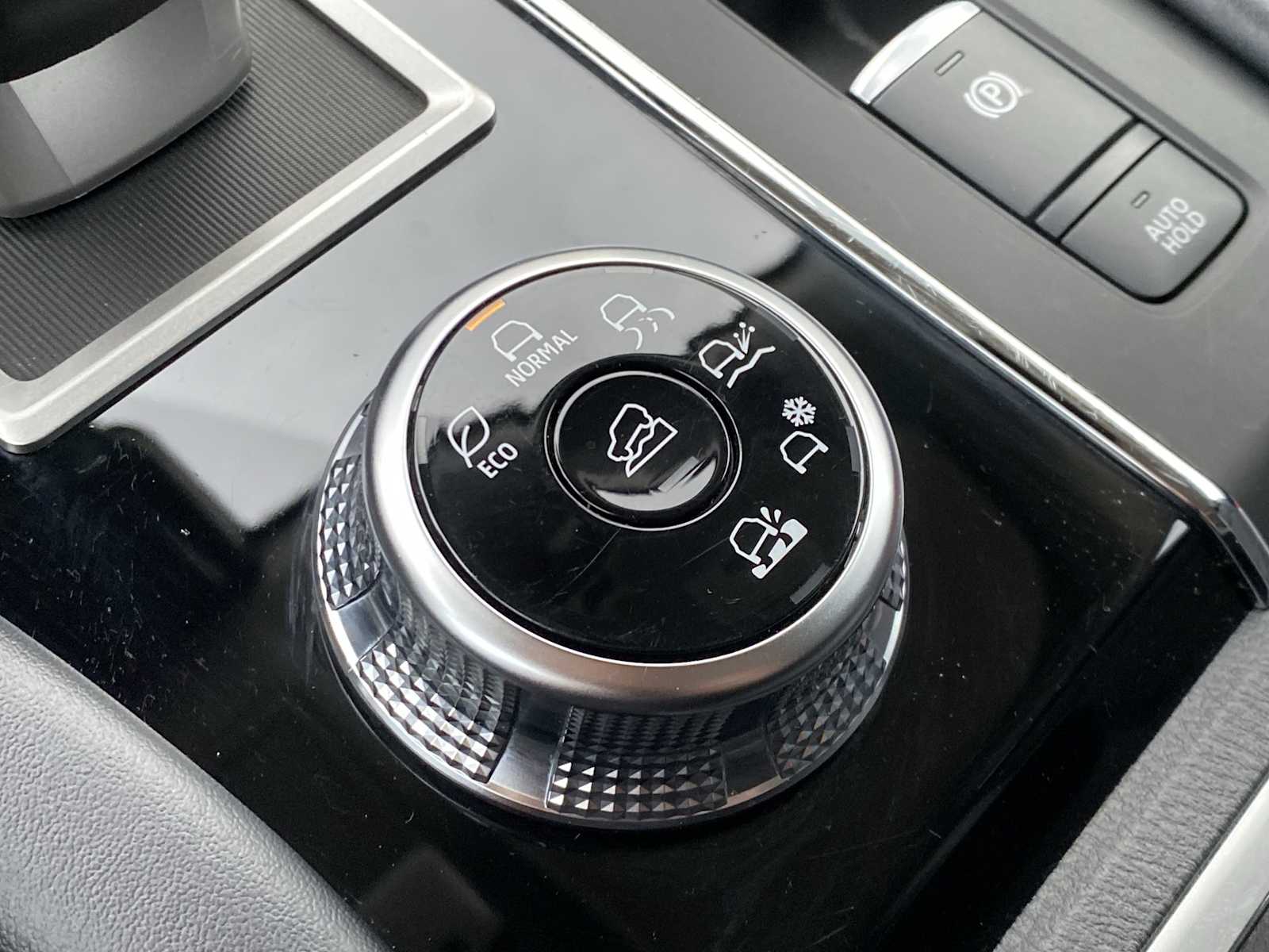 Thumbnail: 2024 Mitsubishi Outlander - 28