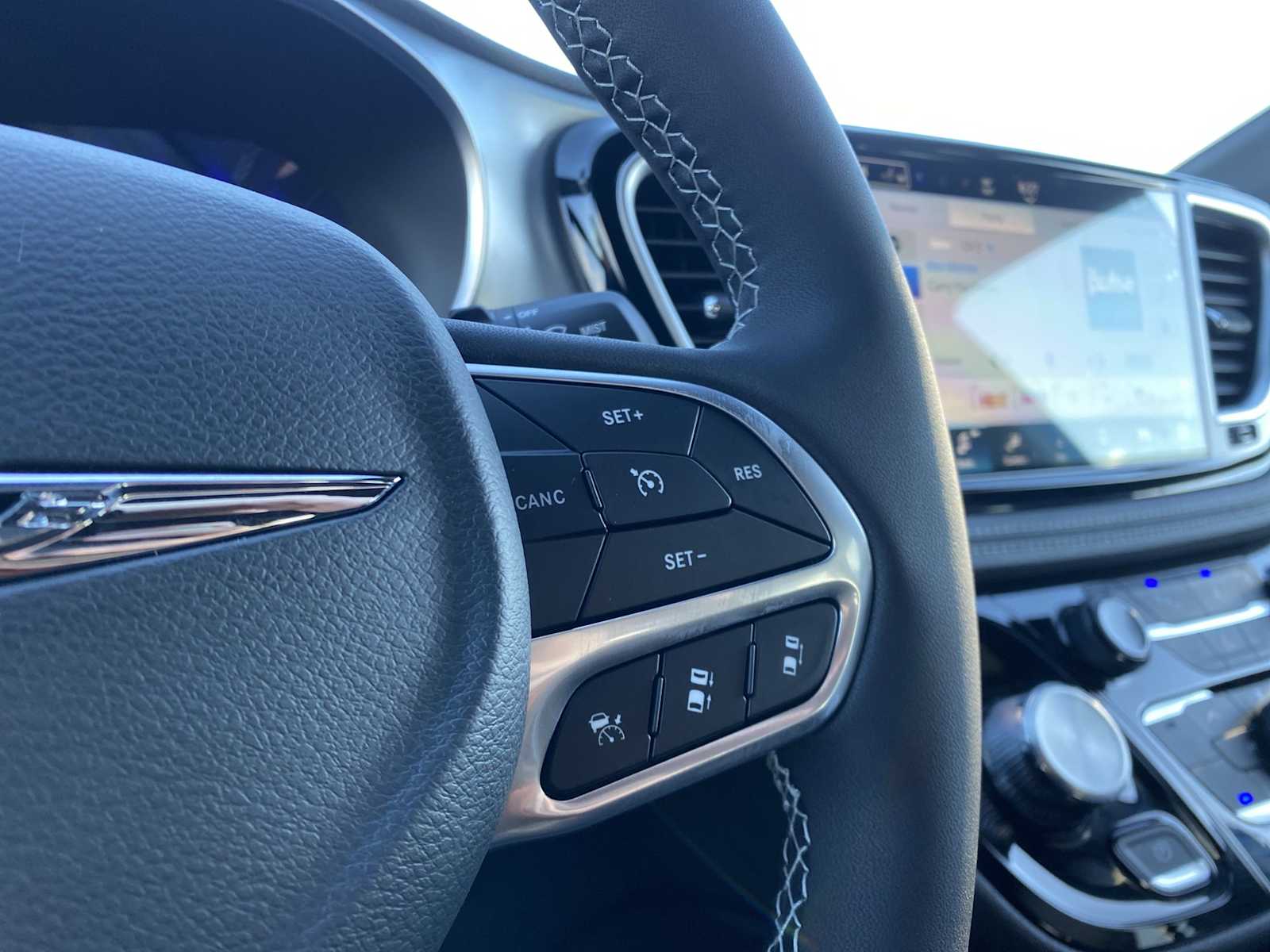 Thumbnail: 2026 Chrysler Pacifica - 32