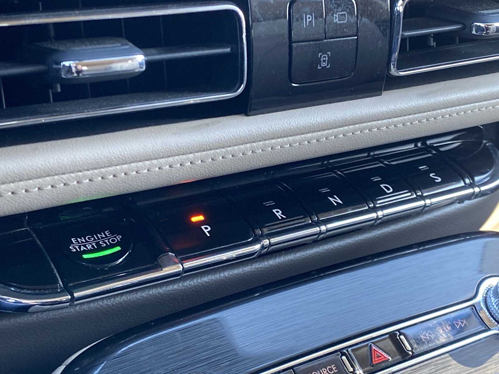 2021 Lincoln Nautilus Standard 18