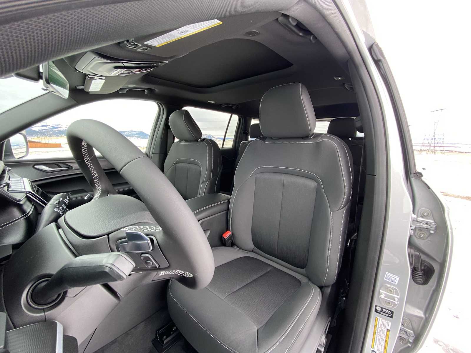 Thumbnail: 2025 Jeep Grand Cherokee - 15