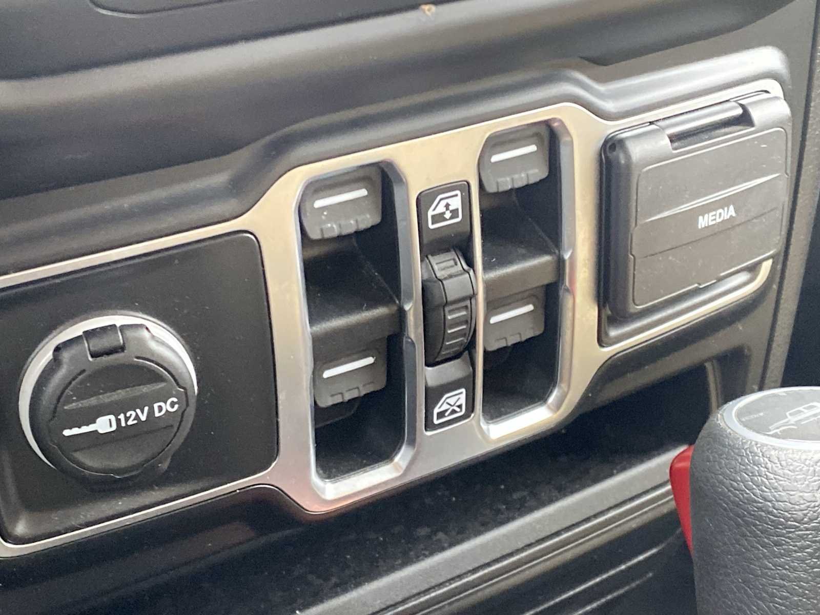 Thumbnail: 2020 Jeep Gladiator - 20