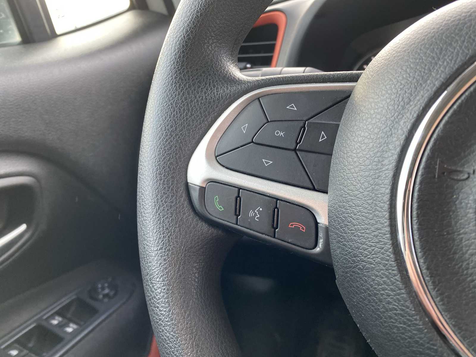 Thumbnail: 2018 Jeep Renegade - 20