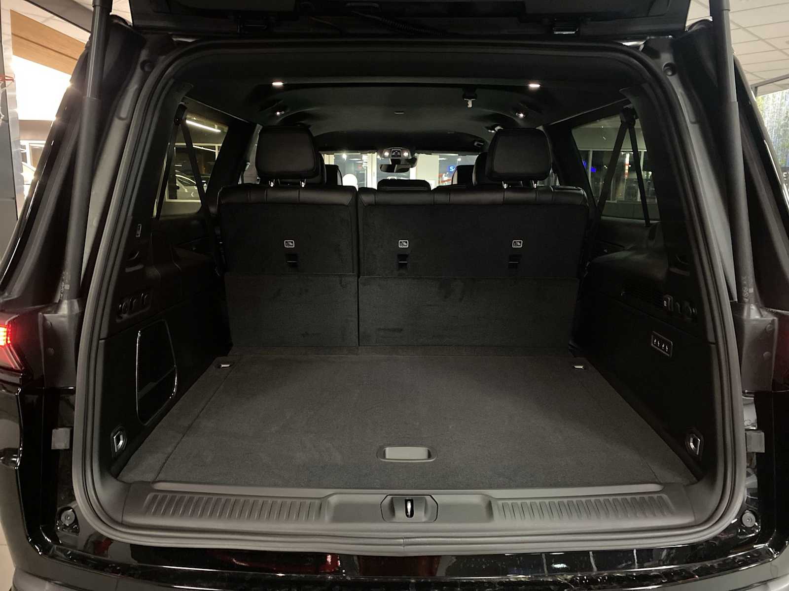 Thumbnail: 2026 Jeep Grand Wagoneer - 30