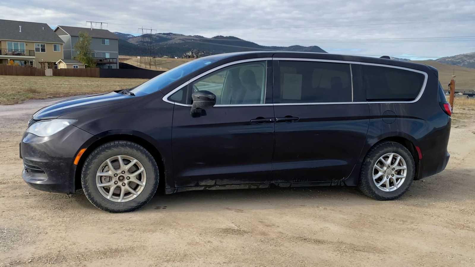 Thumbnail: 2017 Chrysler Pacifica - 5