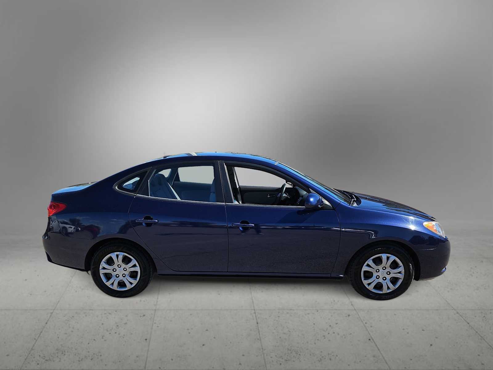 Thumbnail: 2010 Hyundai Elantra - 9