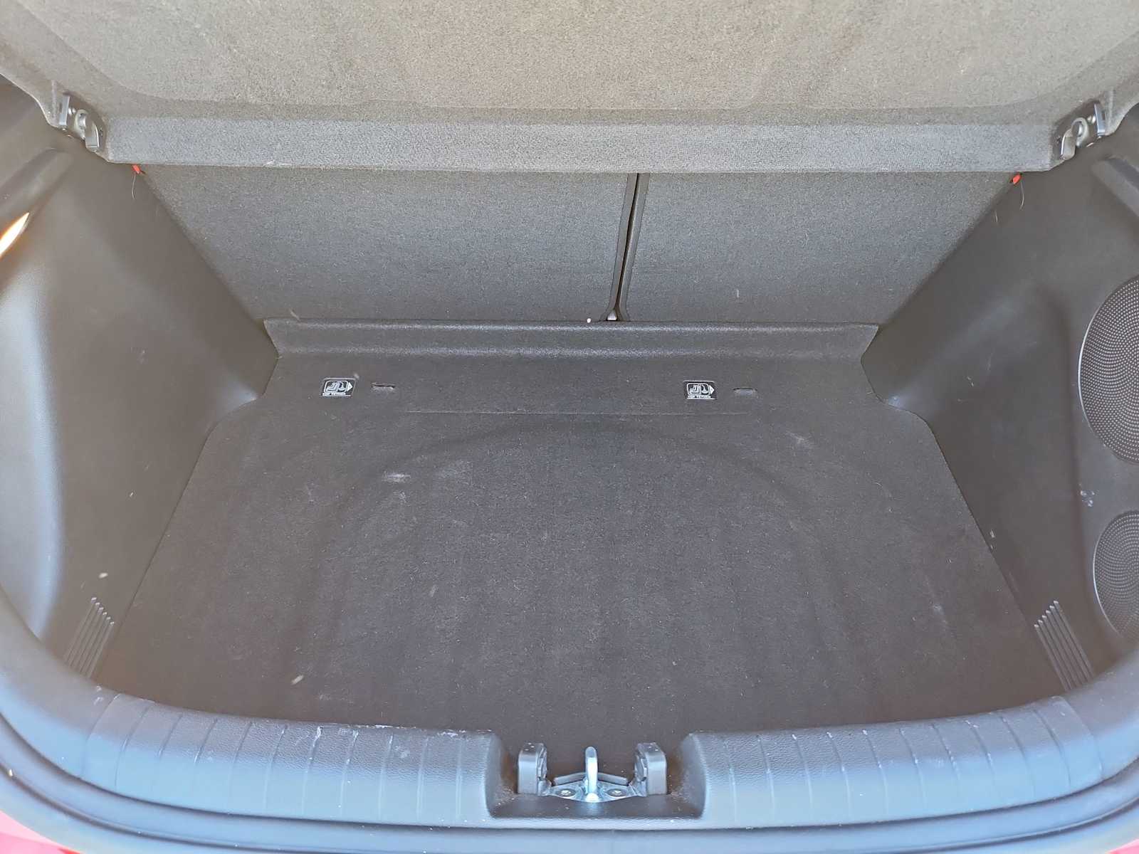 Thumbnail: 2019 Hyundai Veloster - 31