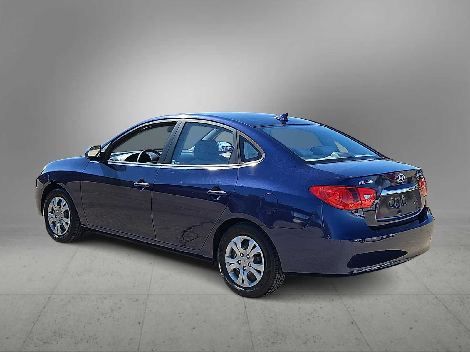 Thumbnail: 2010 Hyundai Elantra - 6