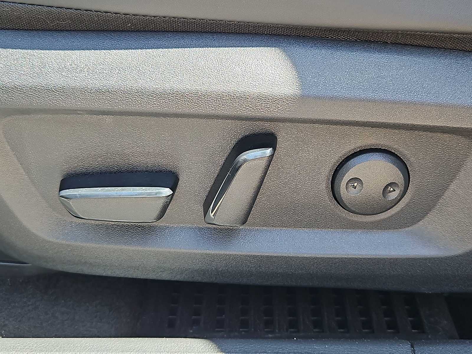 Thumbnail: 2023 Nissan Rogue - 17