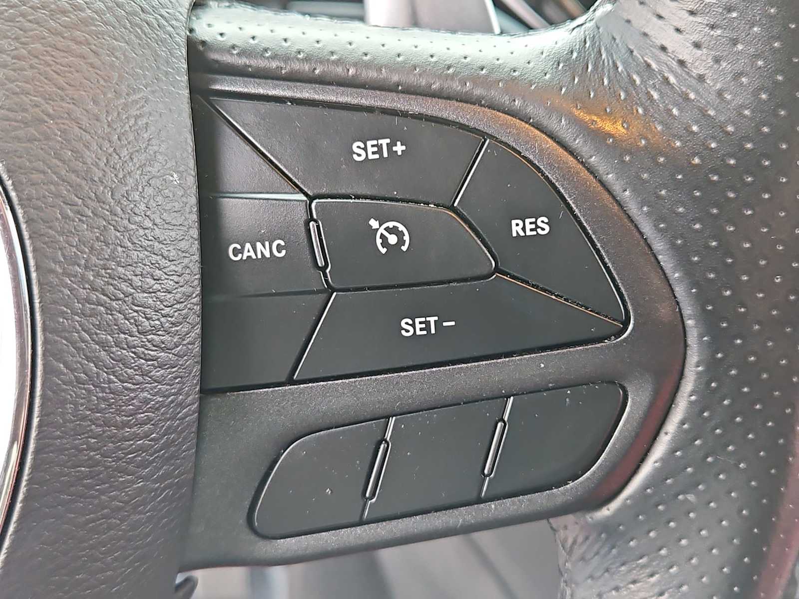 Thumbnail: 2021 Dodge Durango - 25