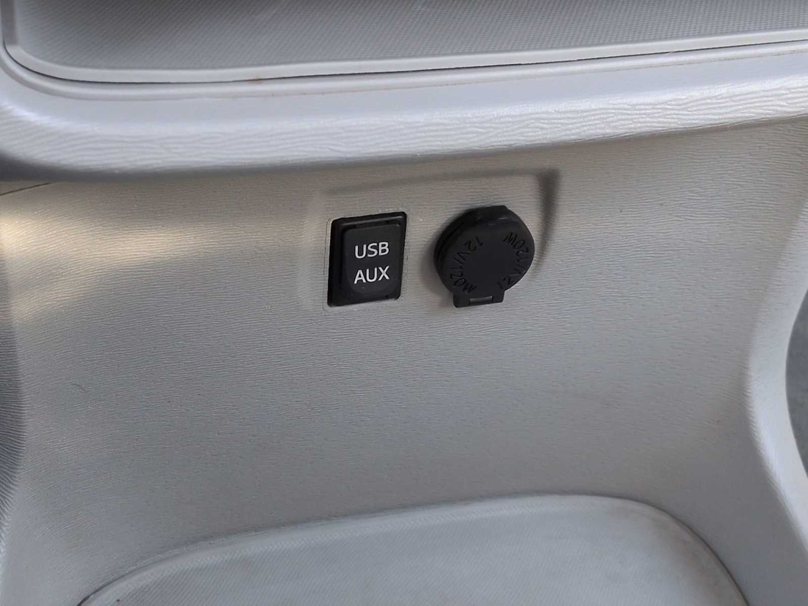 Thumbnail: 2013 Toyota Sienna - 31