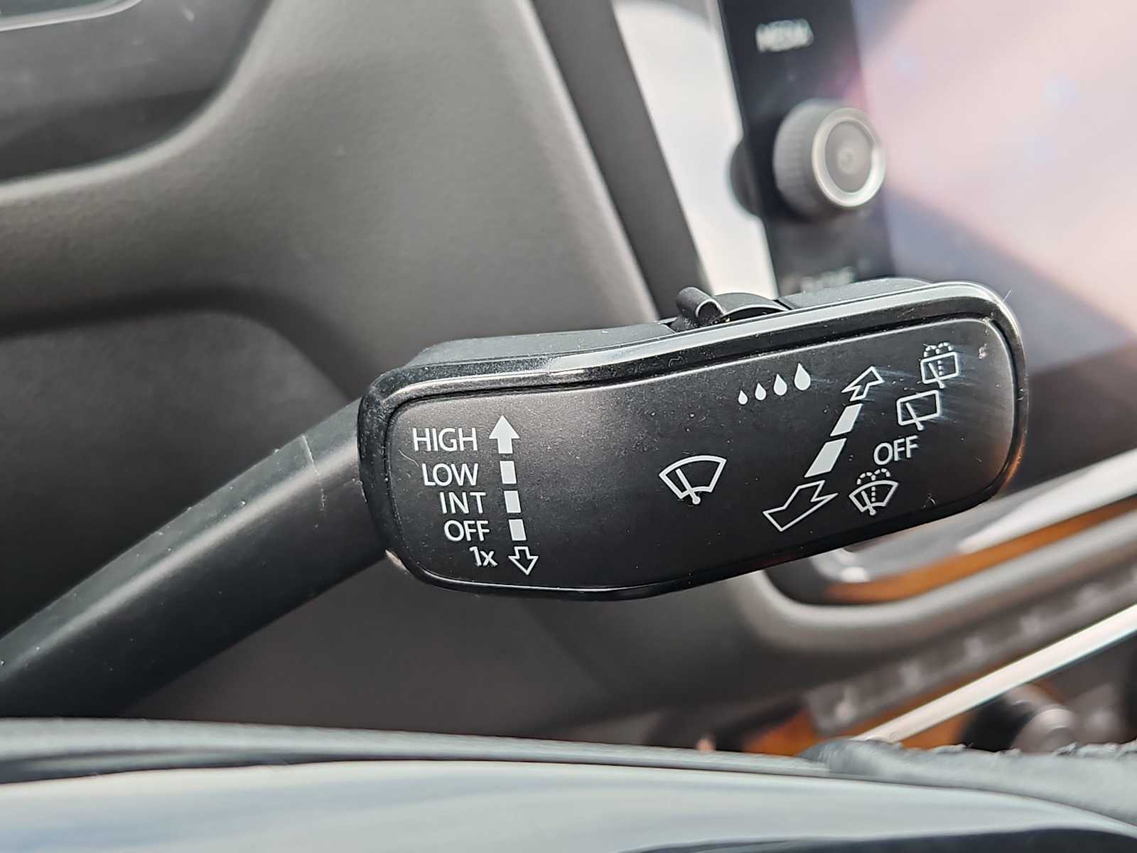 Thumbnail: 2018 Volkswagen Tiguan - 25