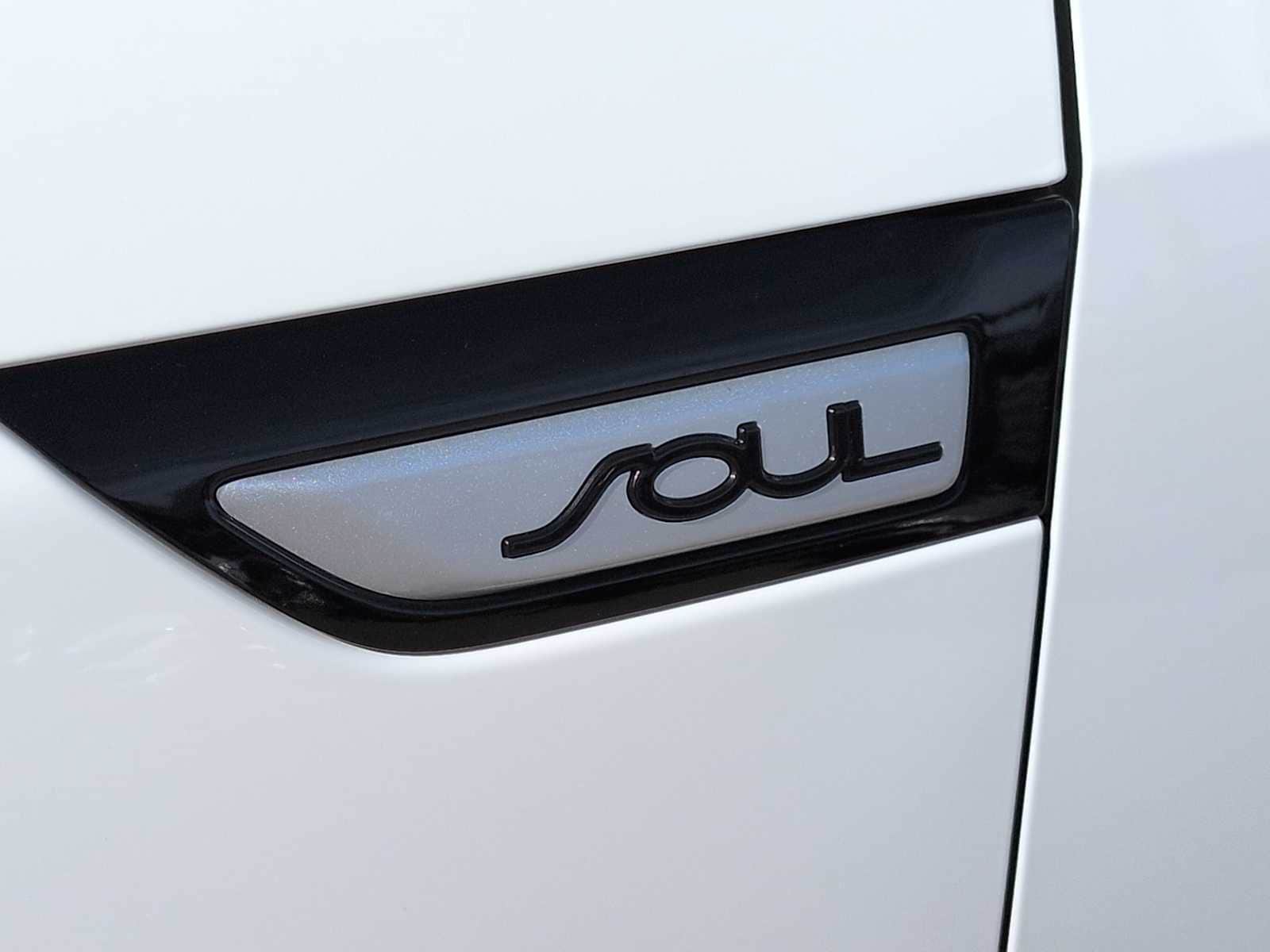 Thumbnail: 2017 Kia Soul - 13