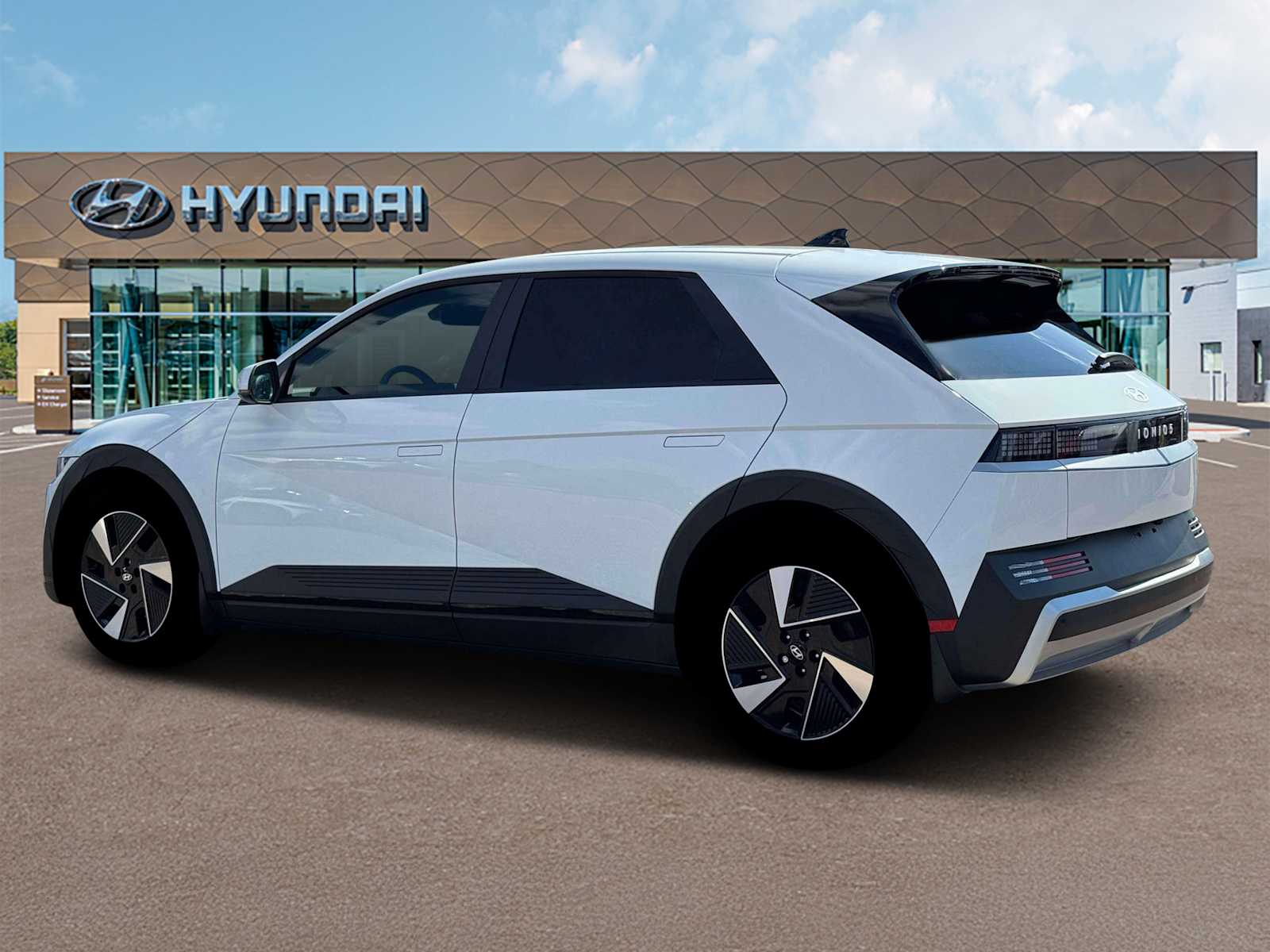Thumbnail: 2026 Hyundai Ioniq 5 - 4