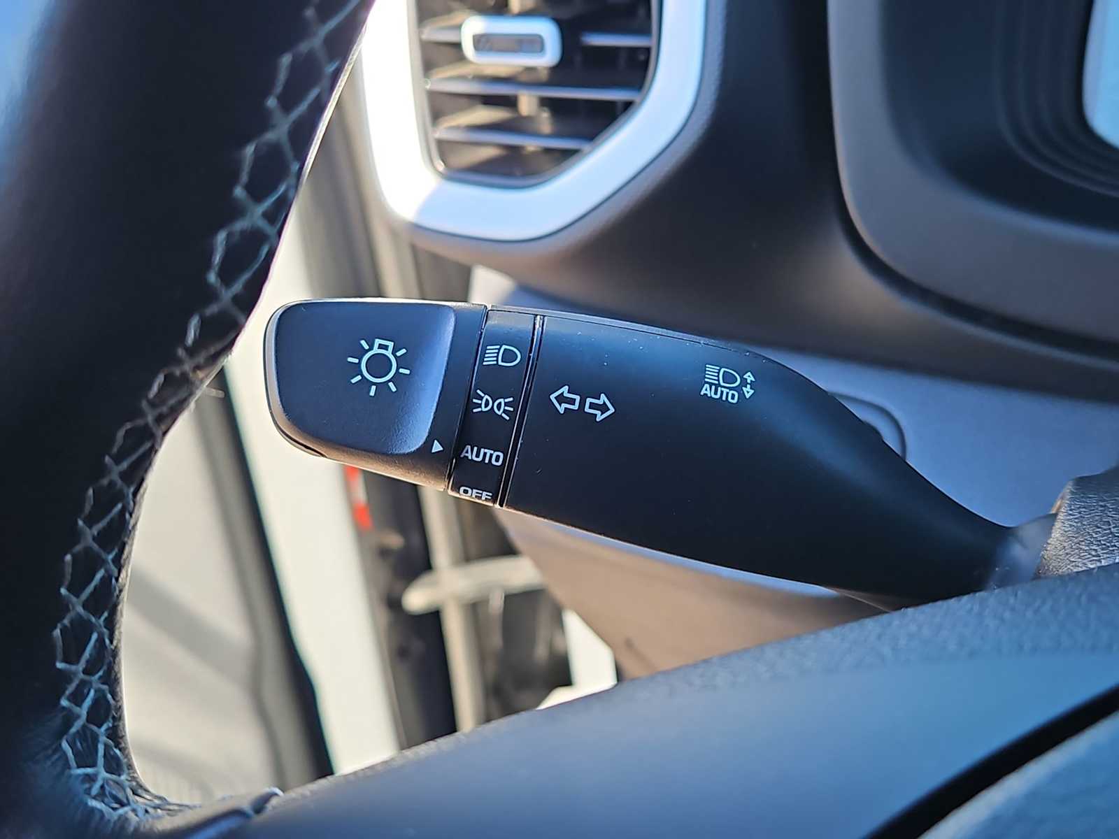 Thumbnail: 2023 Hyundai Venue - 27