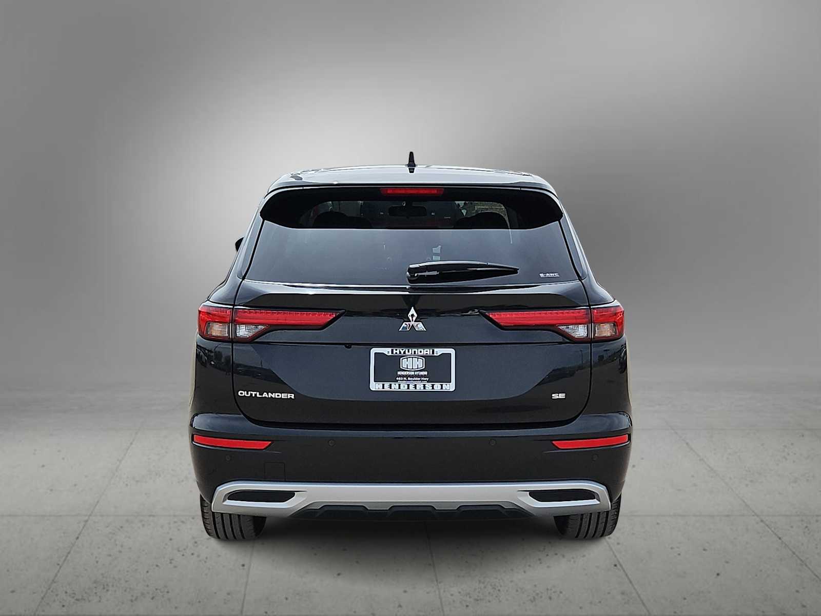 Thumbnail: 2024 Mitsubishi Outlander - 7