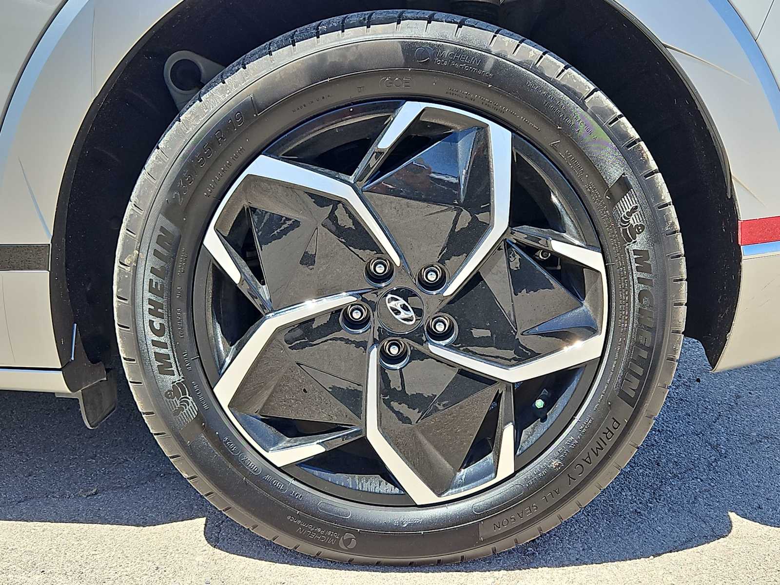 Thumbnail: 2024 Hyundai Ioniq 5 - 13