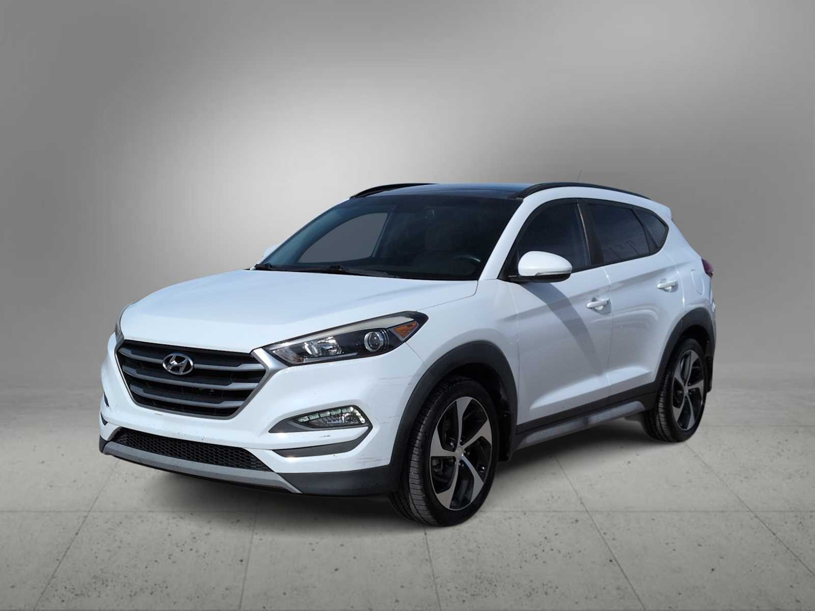 Thumbnail: 2017 Hyundai Tucson - 4