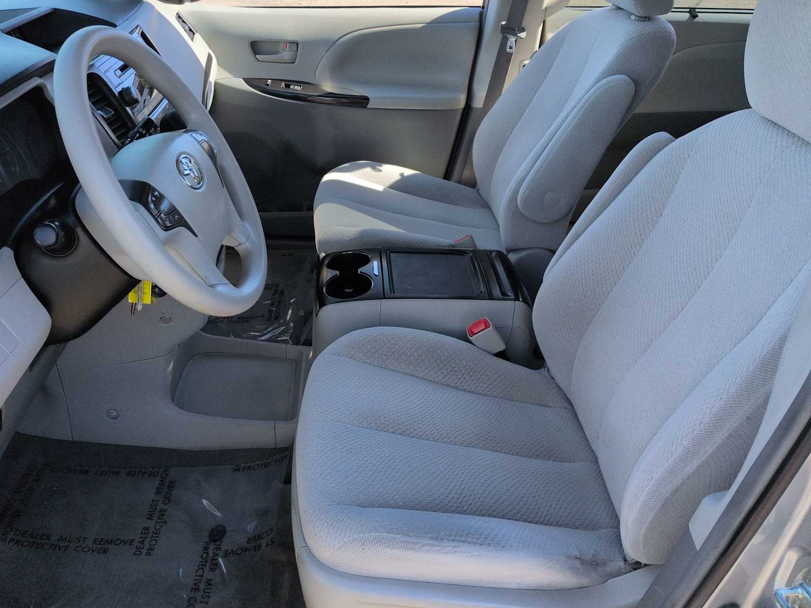 Thumbnail: 2013 Toyota Sienna - 17