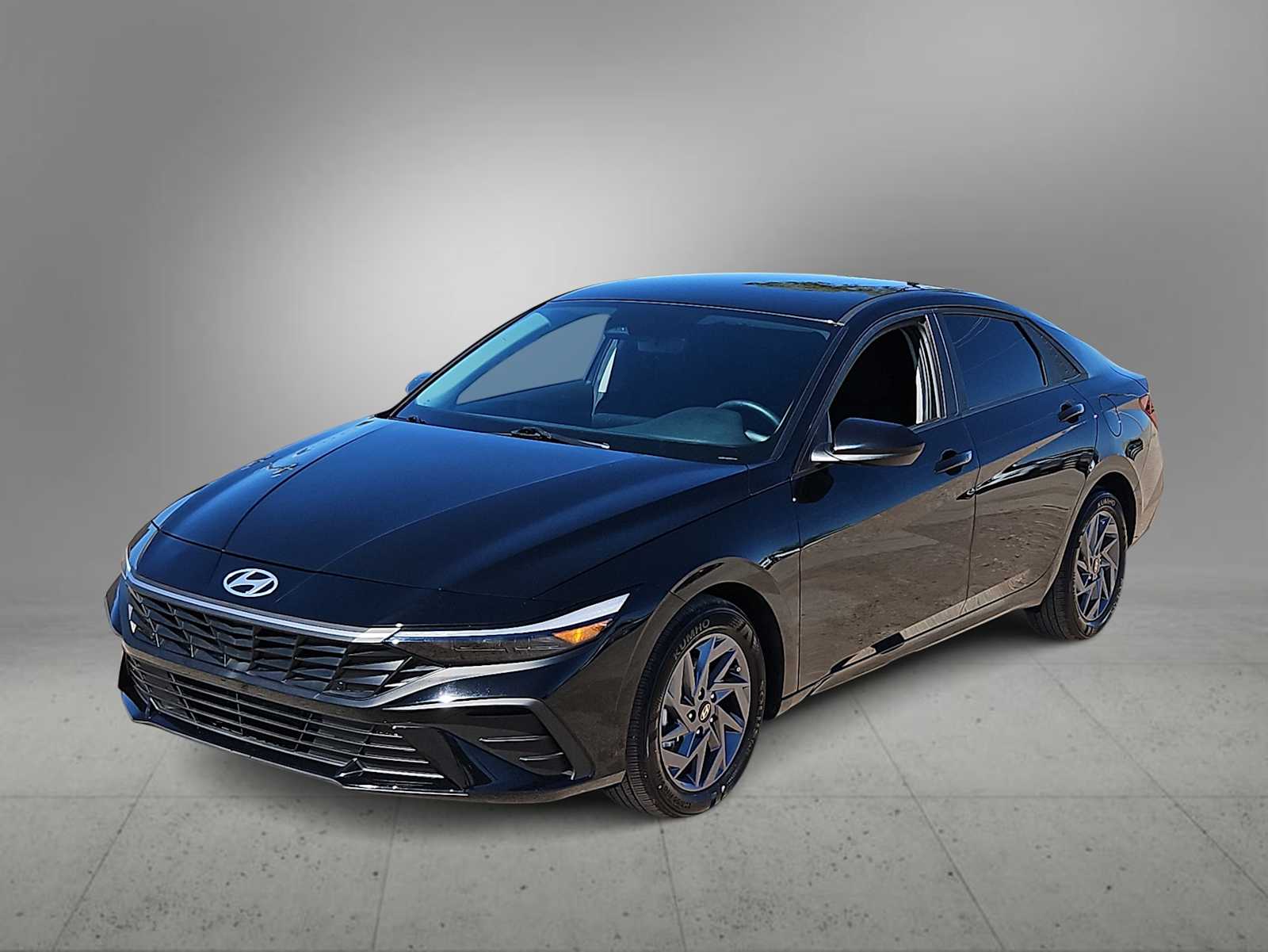 Thumbnail: 2024 Hyundai Elantra - 4