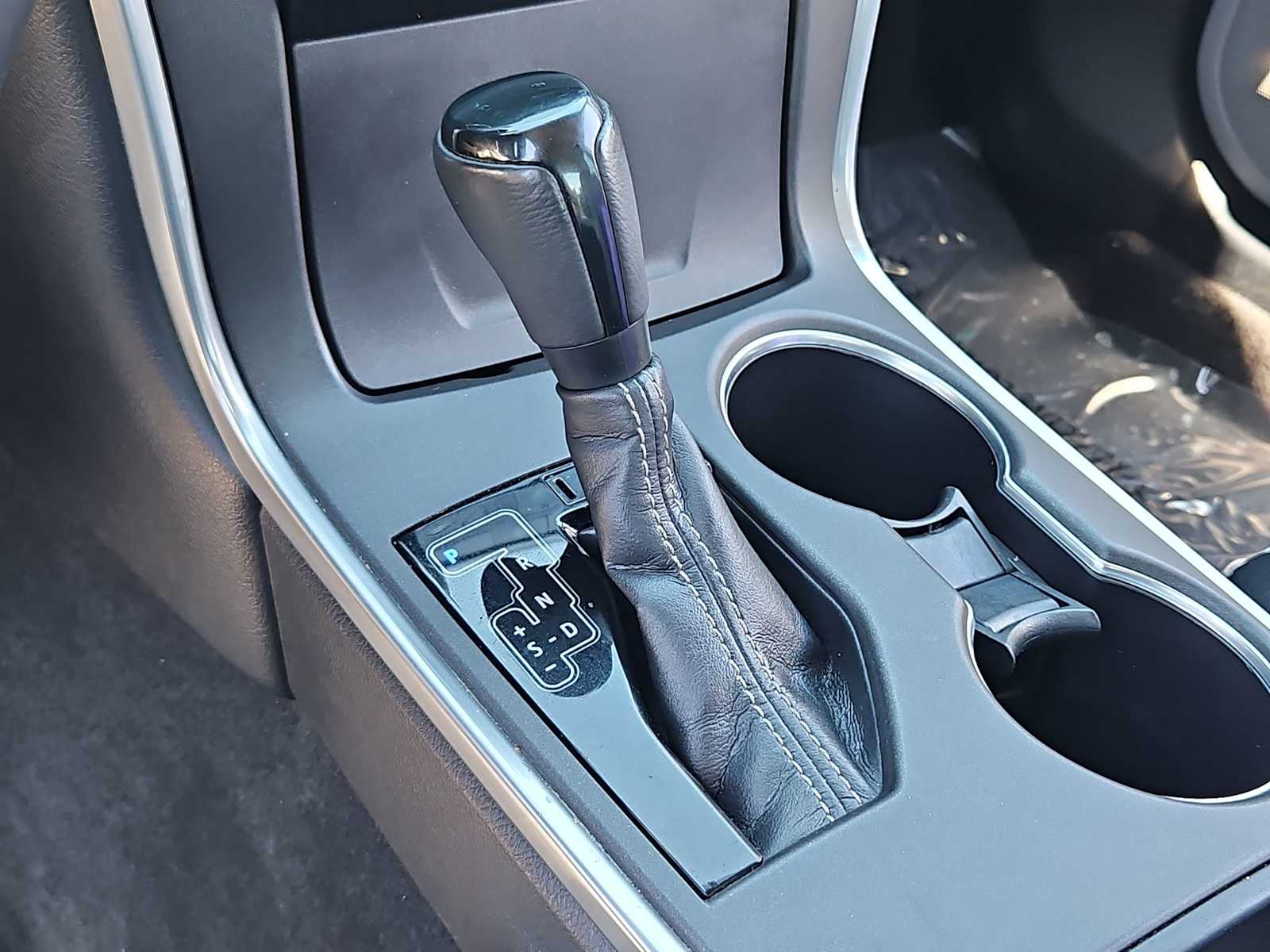 Thumbnail: 2015 Toyota Camry - 32