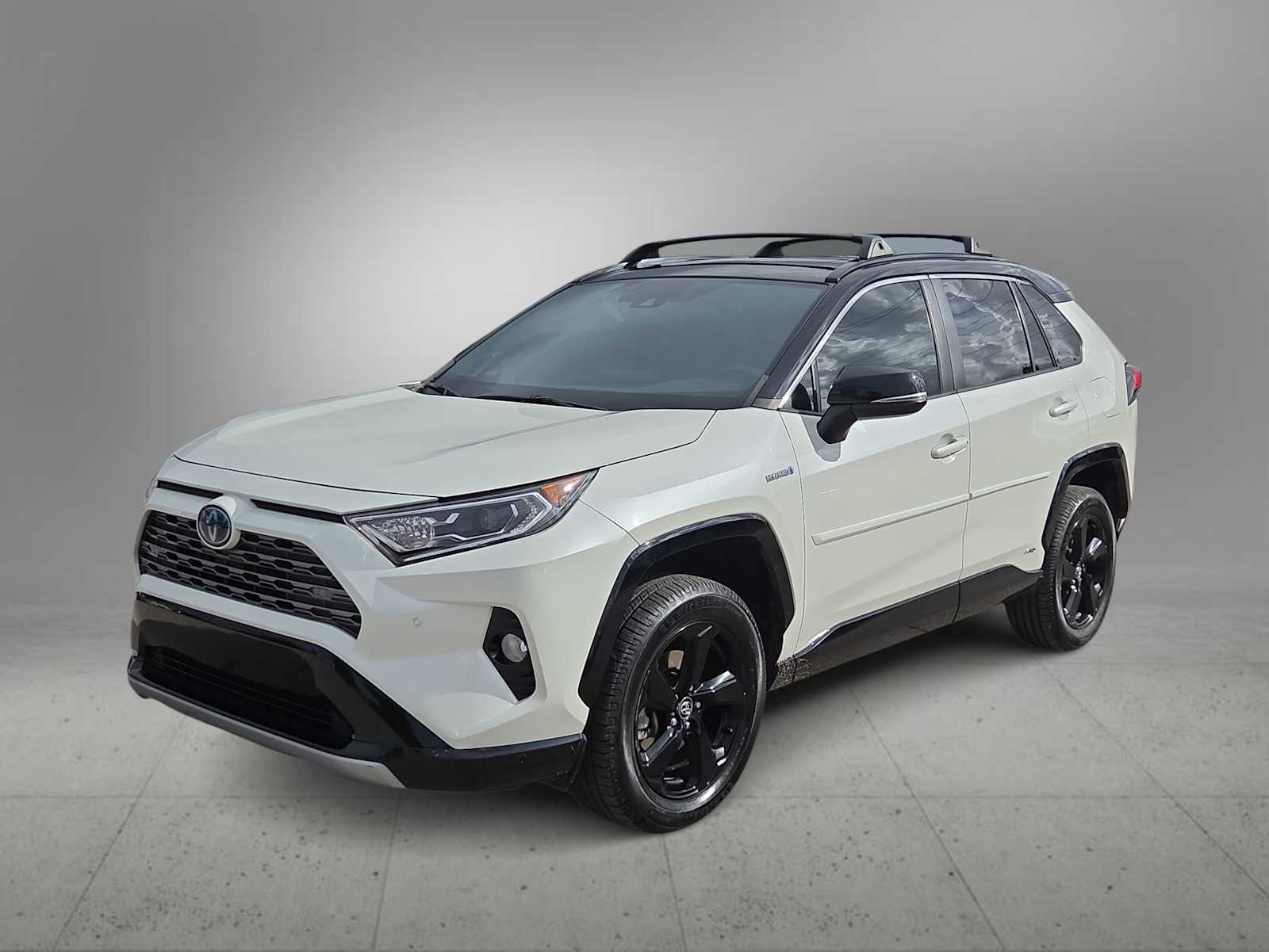 Thumbnail: 2020 Toyota RAV4 - 4