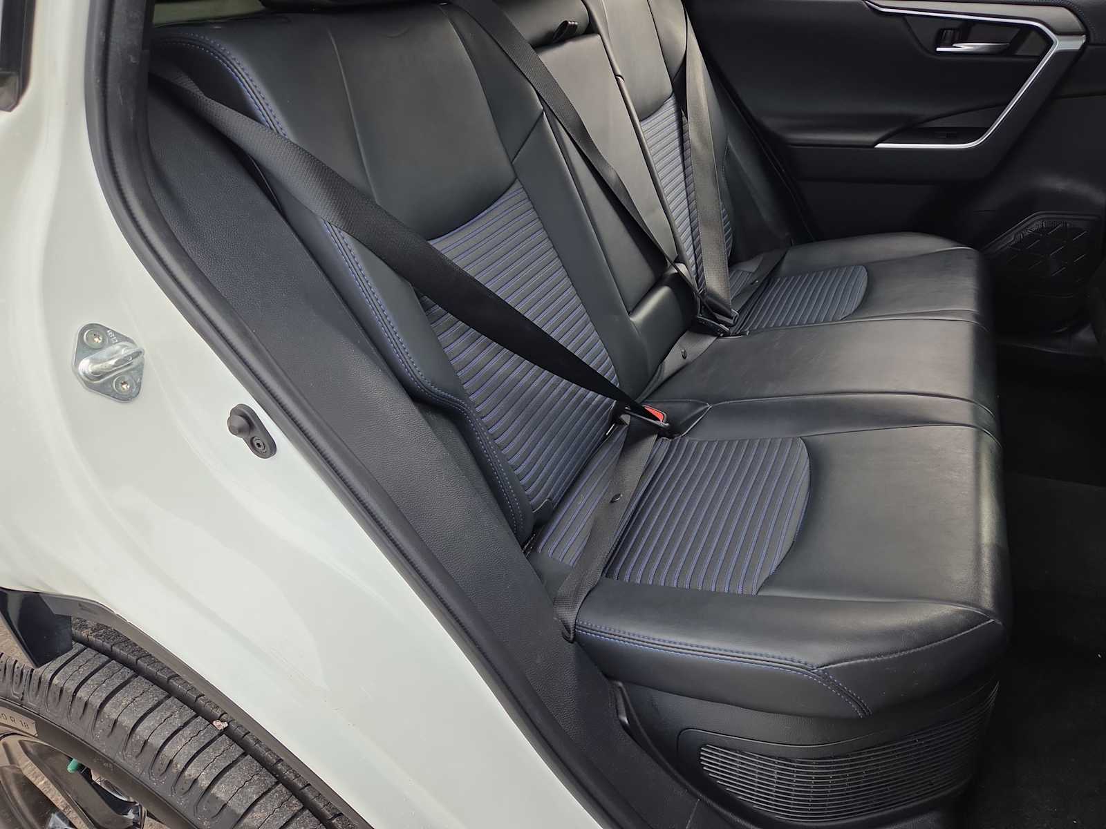 Thumbnail: 2020 Toyota RAV4 - 22