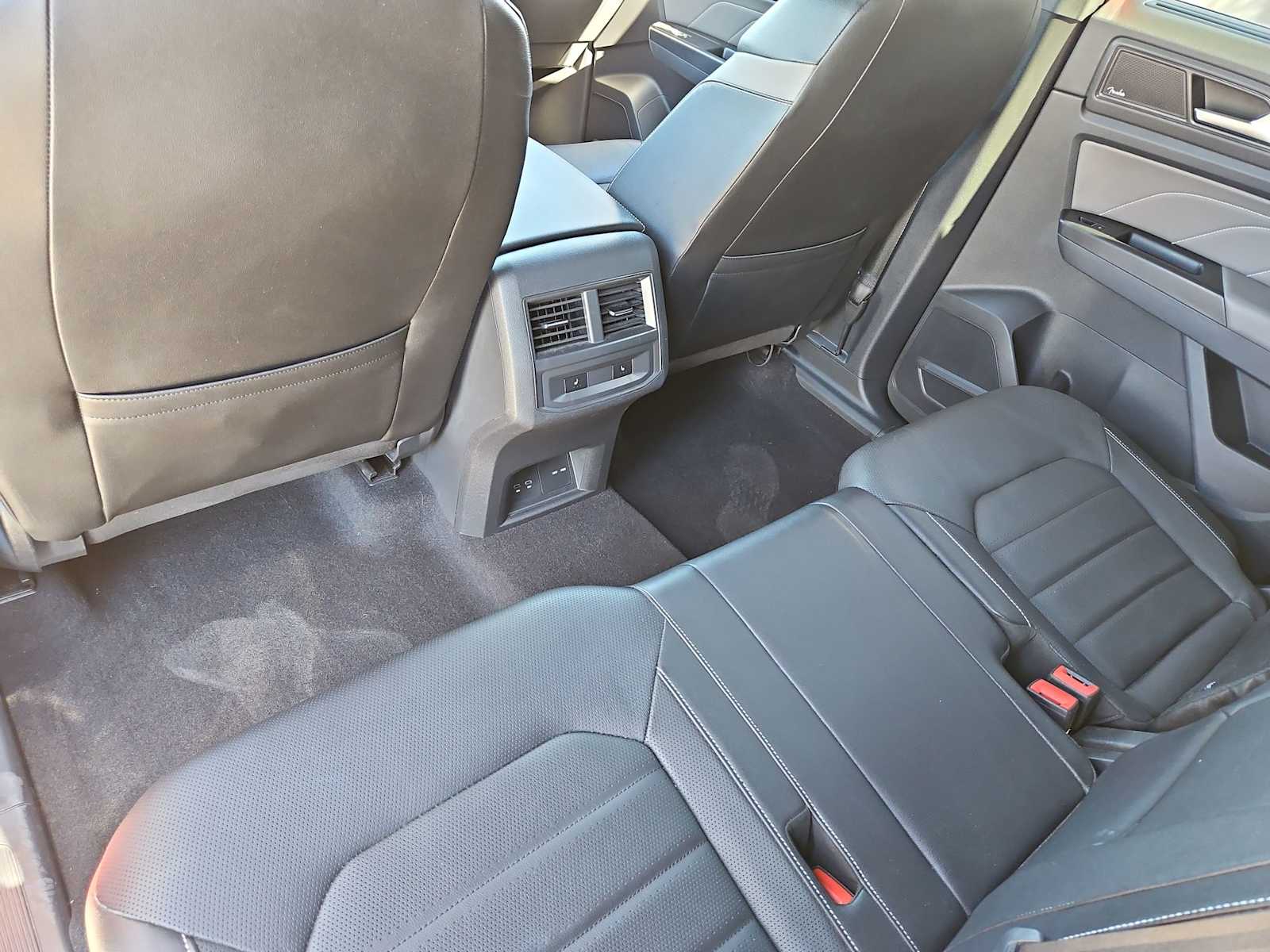 Thumbnail: 2021 Volkswagen Atlas - 18