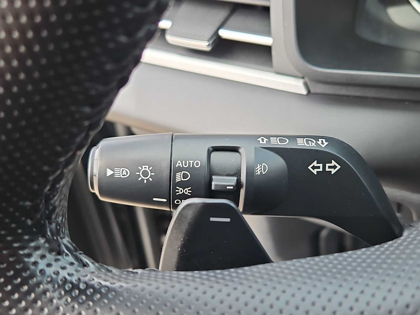 Thumbnail: 2024 Mitsubishi Outlander - 26