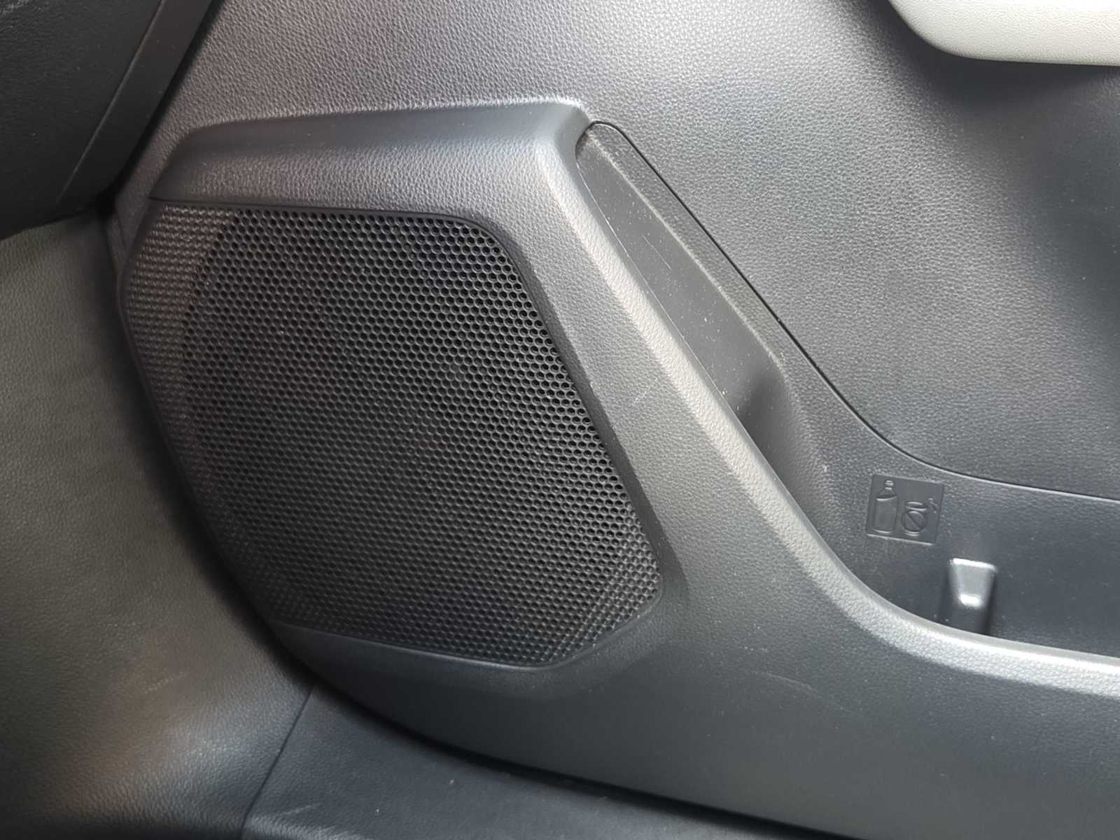 Thumbnail: 2023 Toyota Highlander - 31